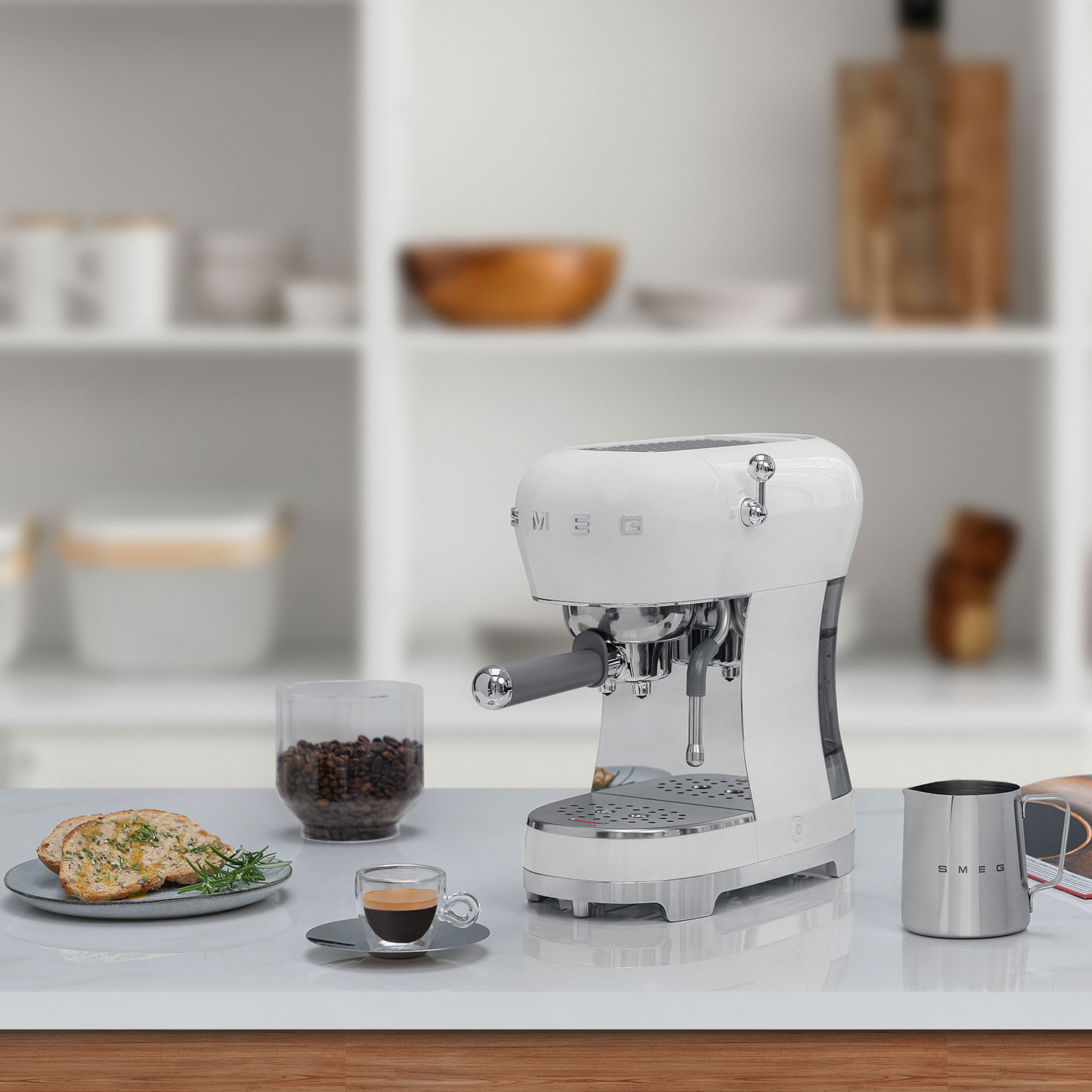 smeg espressomaschine ecf02 weiss kueche 95334