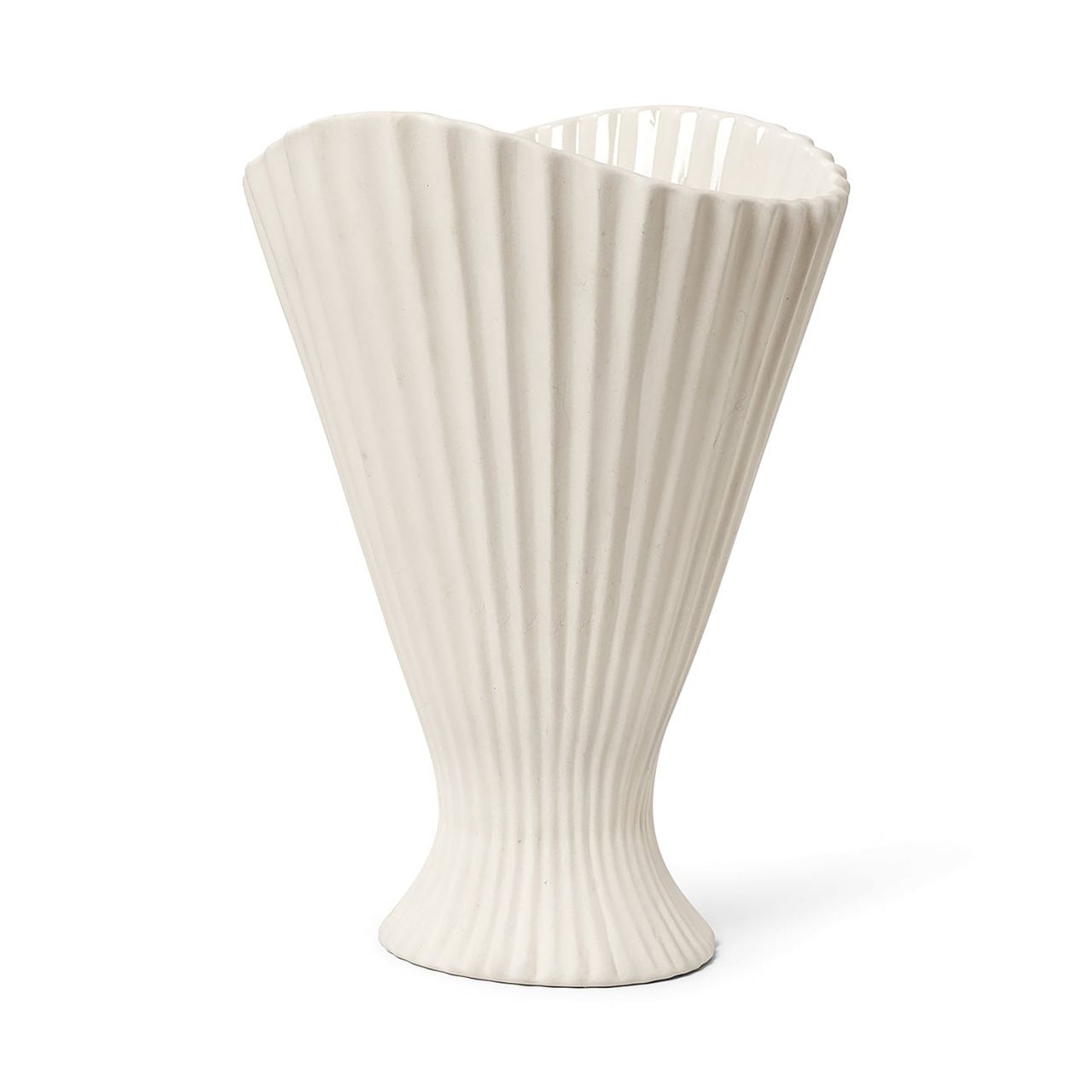 ferm living fountain vase freisteller seitlich 85851 1280x1280 104446