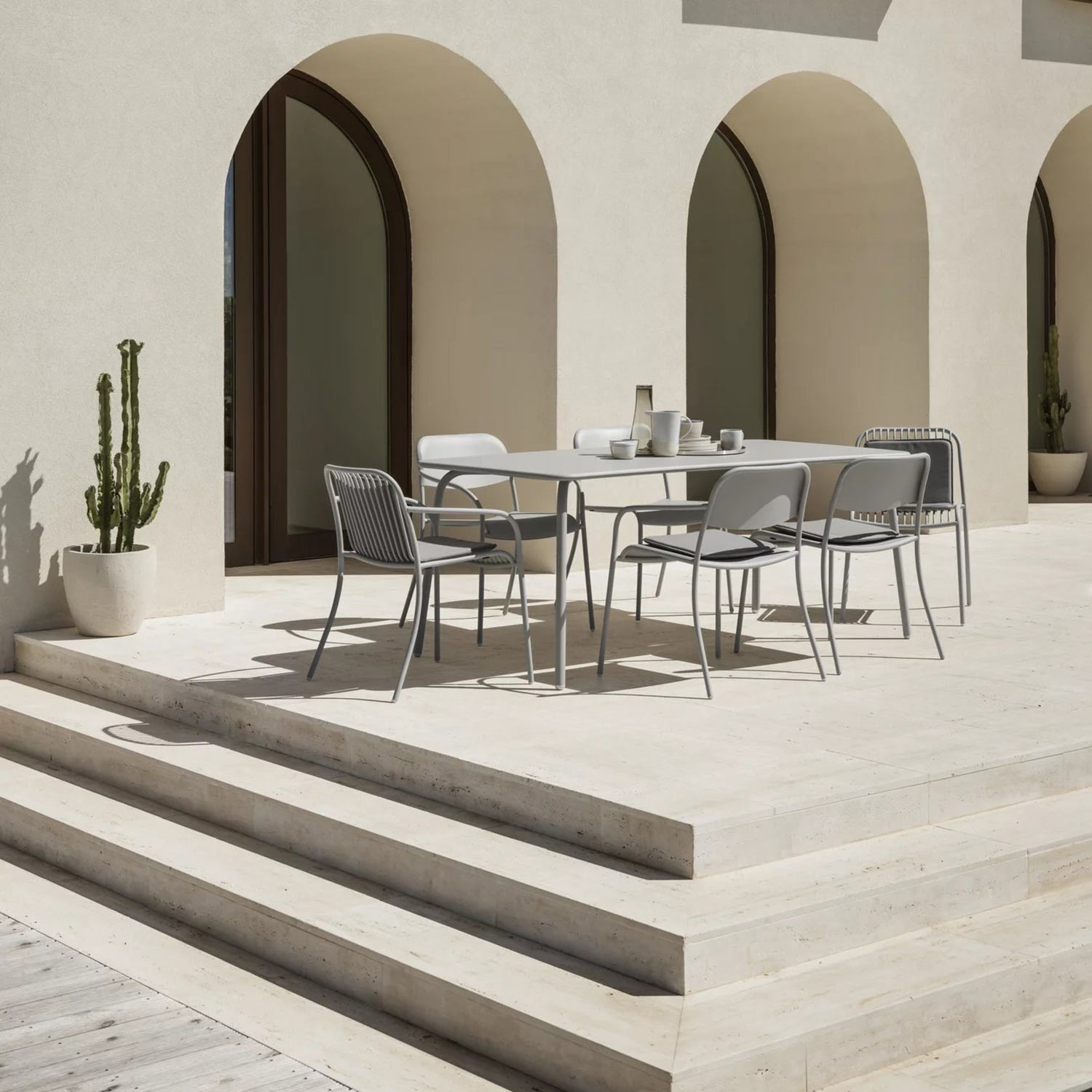blomus yua stuhl silk grey terrasse 100210