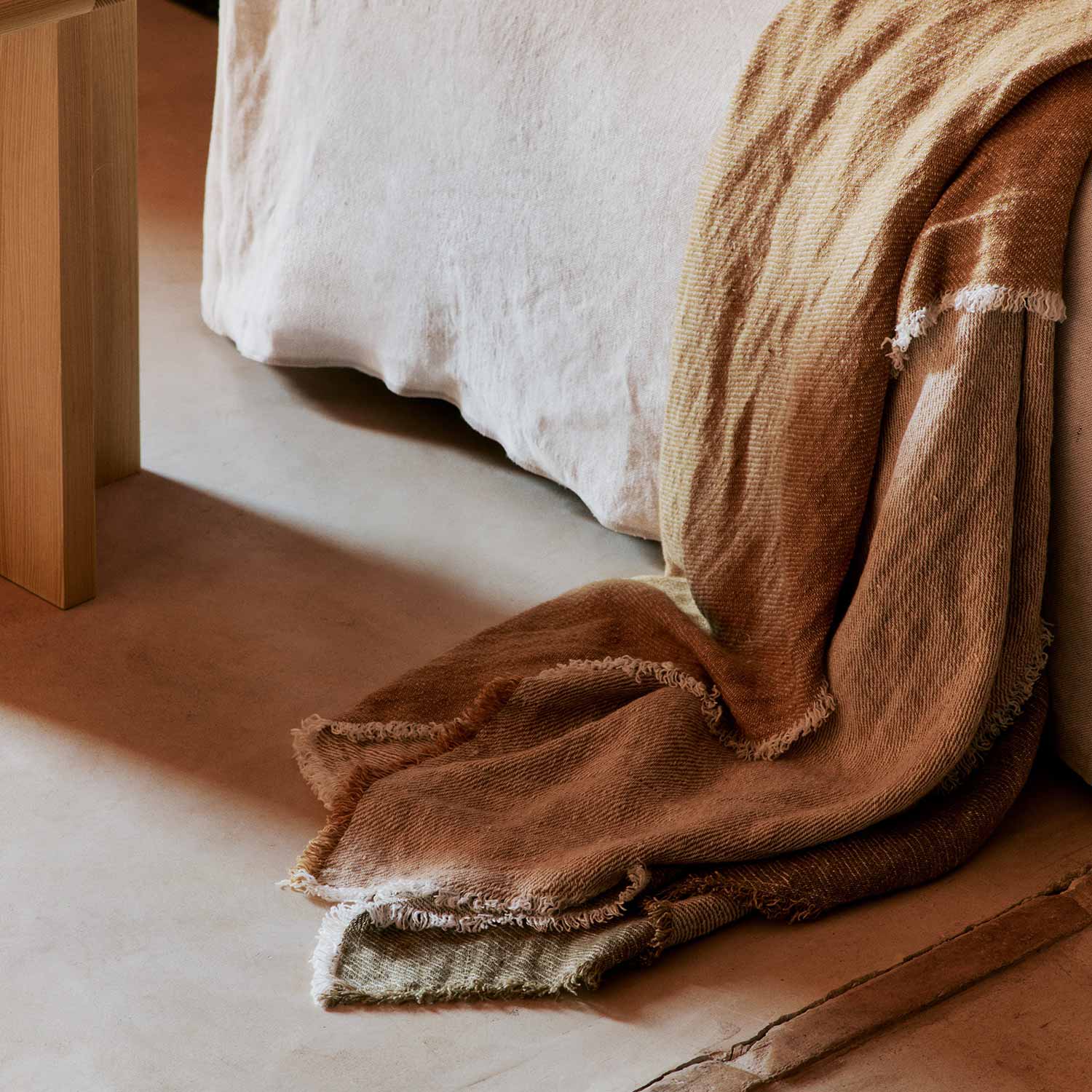 Ferm Living - Pila Leinentuch khaki/aged gold