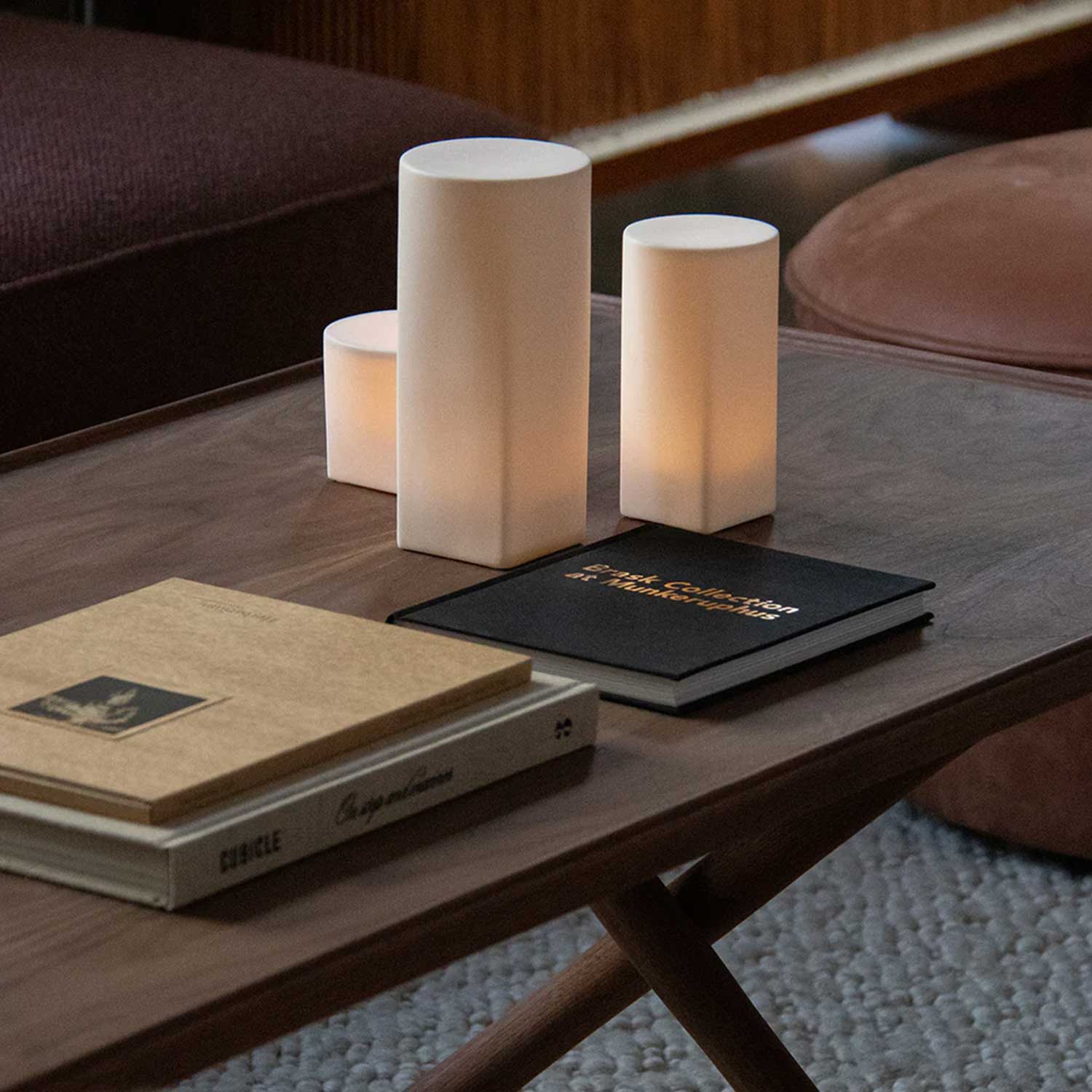 Audo - Jäger Beistelltisch Walnut/Walnut