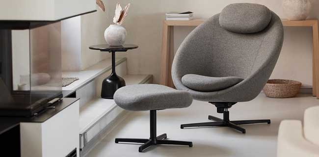 Cane-line Hocker Pace Fußhocker grau mit Stuhl drinnen