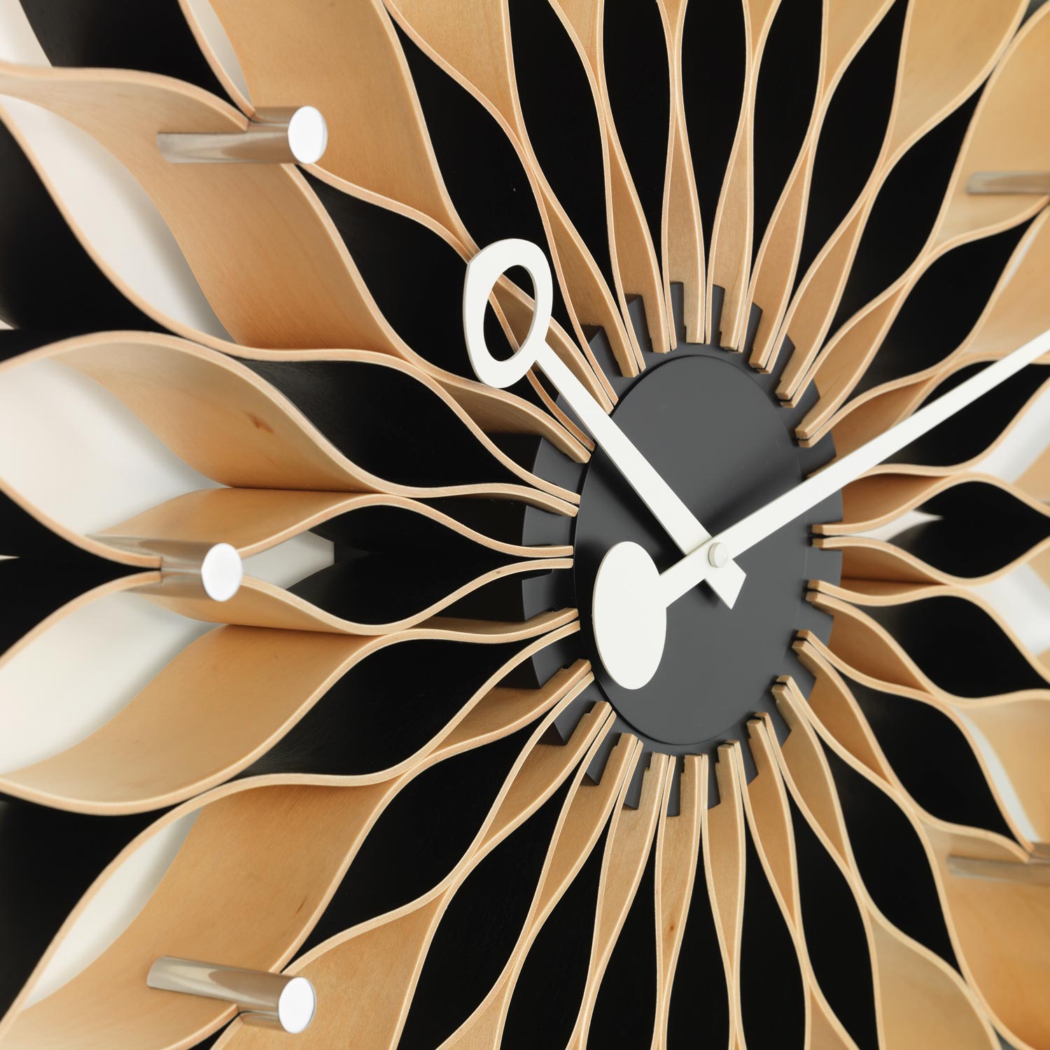 vitra Sunflower Clock birke schwarz 4