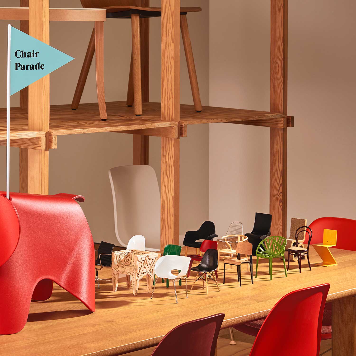 Vitra - Miniatur Tip Ton gletscherblau Barber & Osgerby