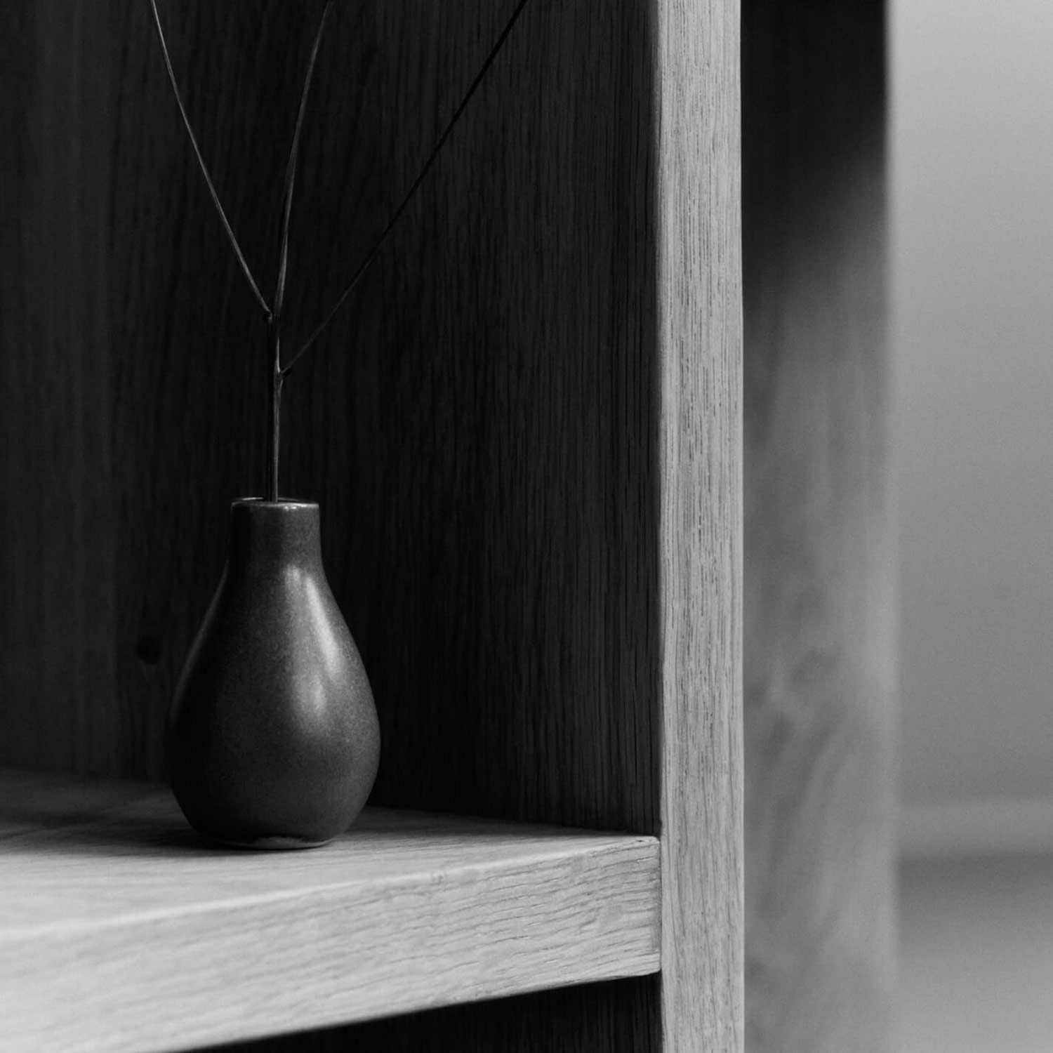 Ferm Living - Distinct Beistelltisch dark brown