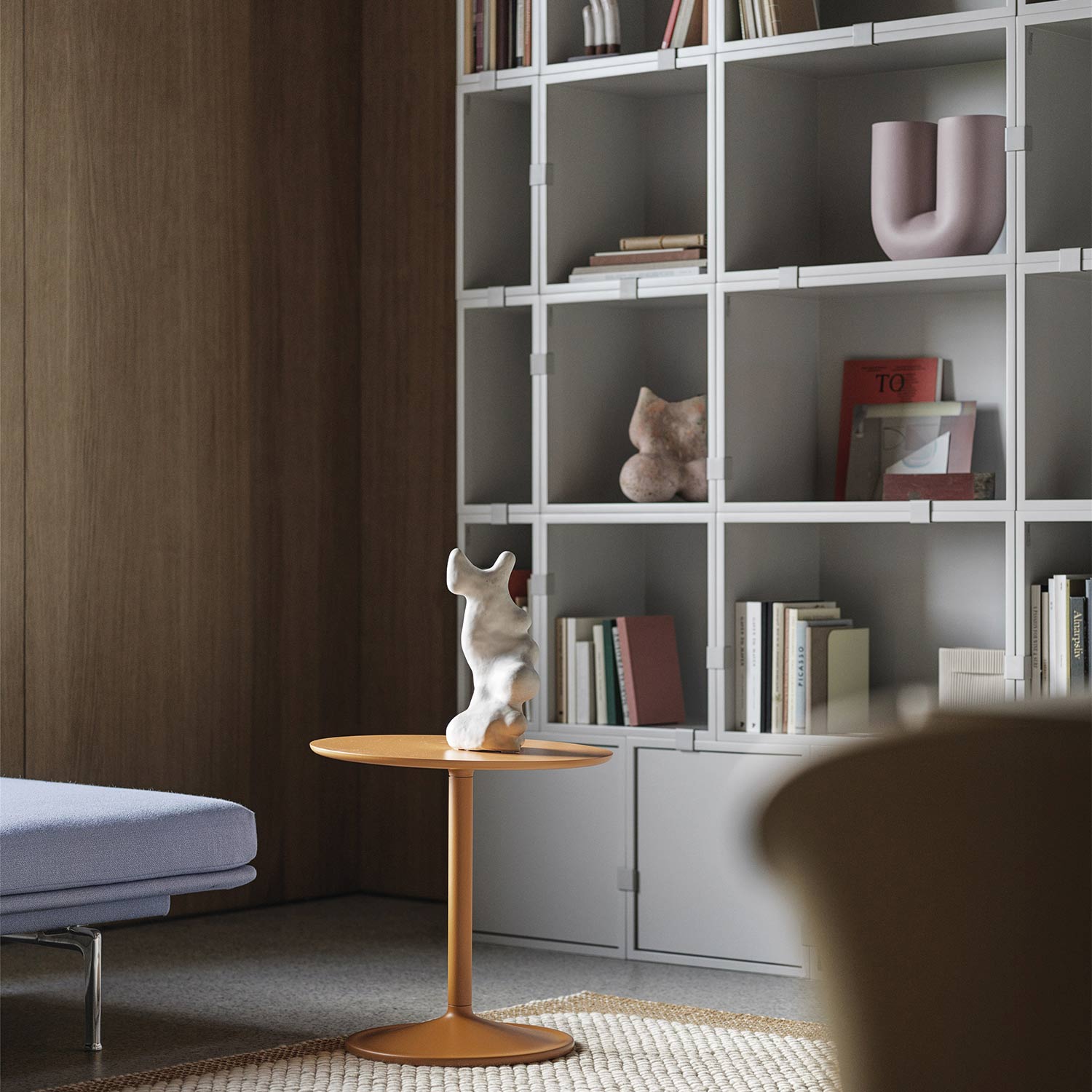 muuto stacked regal kink vase 79935