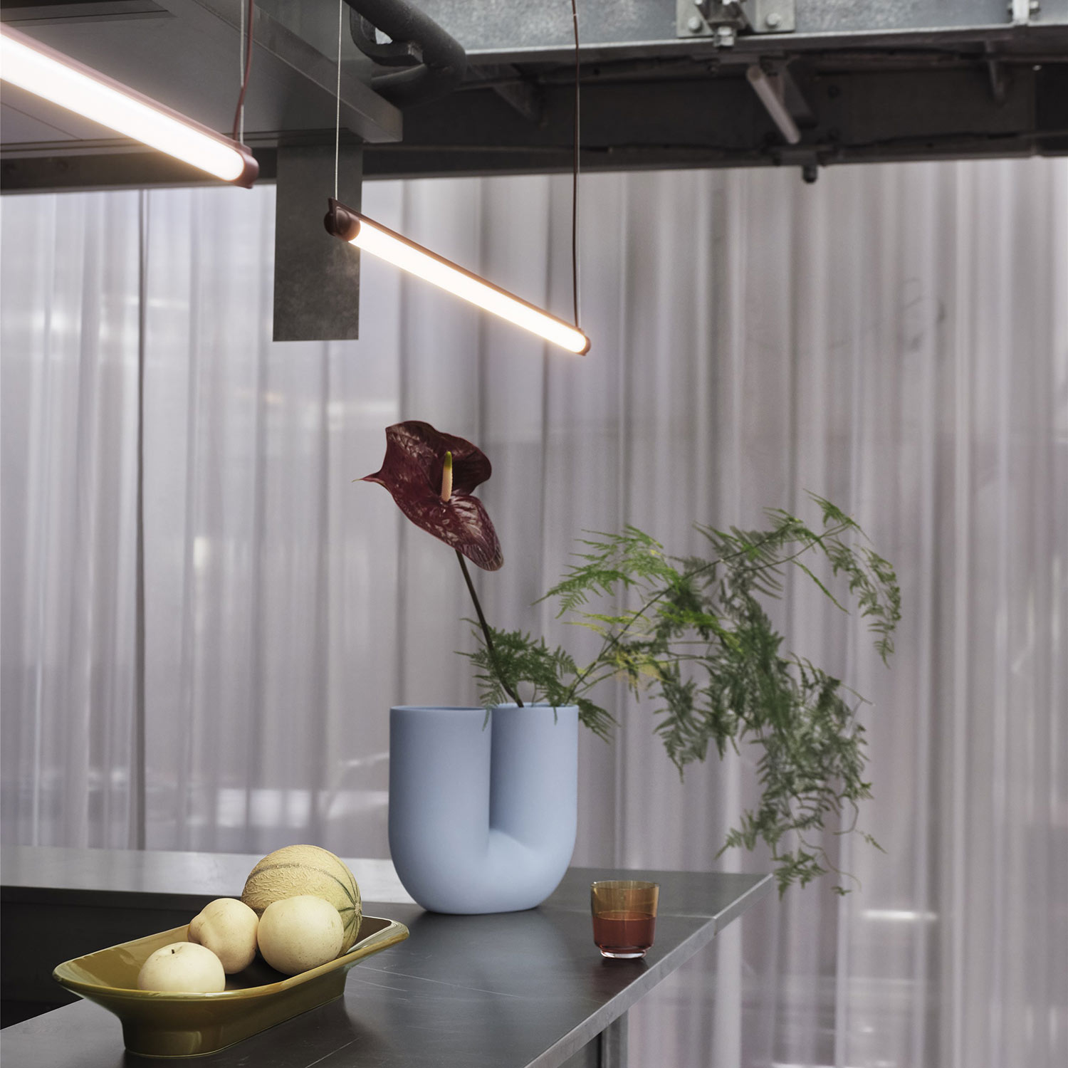 muuto fine haengeleuchte grau 90 bar close up 97196