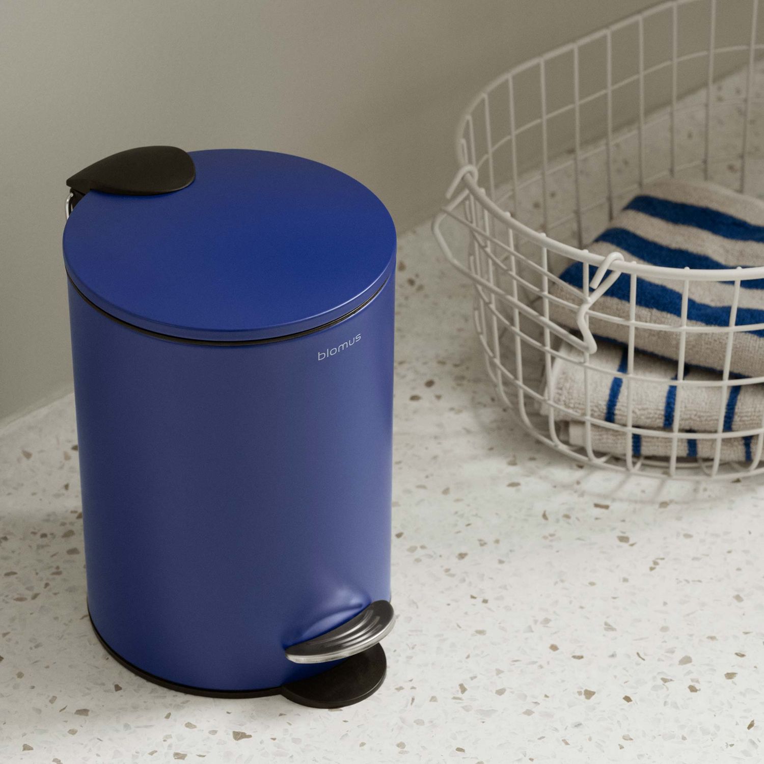 blomus - TUBO Treteimer 3 L mazarine blue