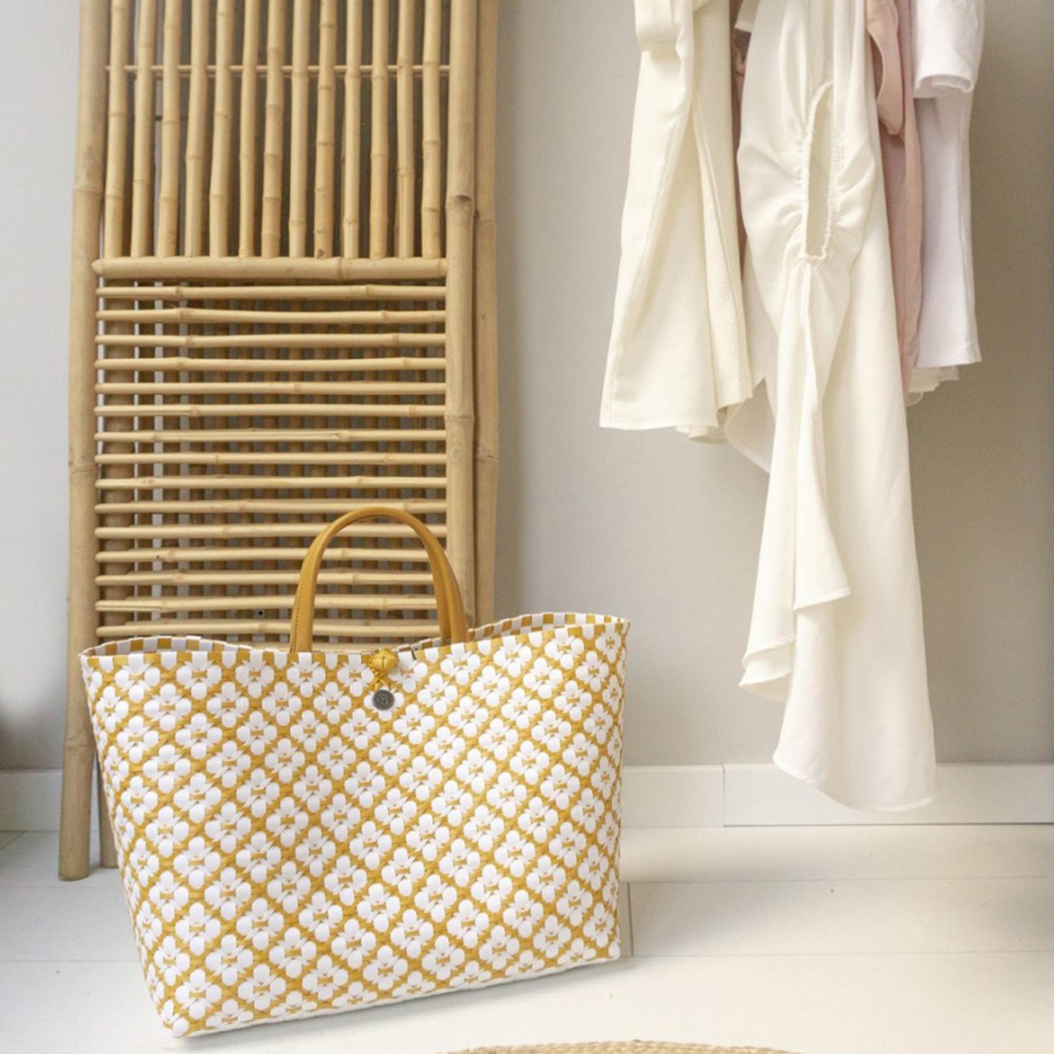 handed by motif handtasche mustard garderobe 93447