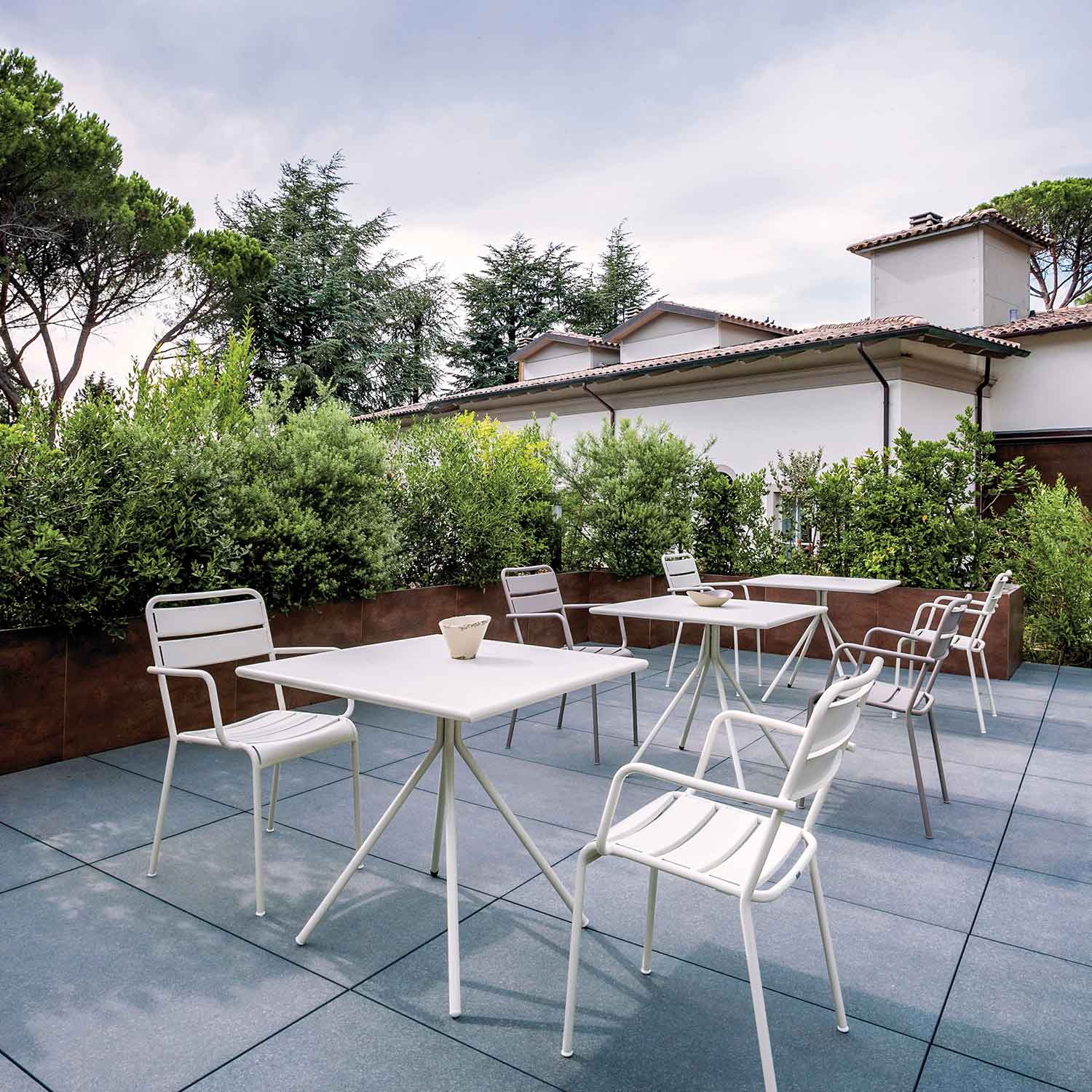 Vermobil - Twist Tisch 80x80 cm corten