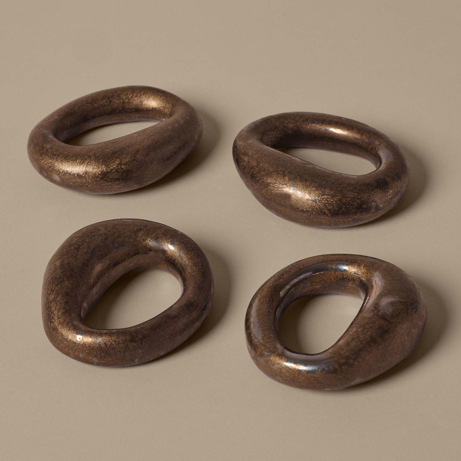 Ferm Living - Orrith Serviettenringe 4er Set rustic bronze