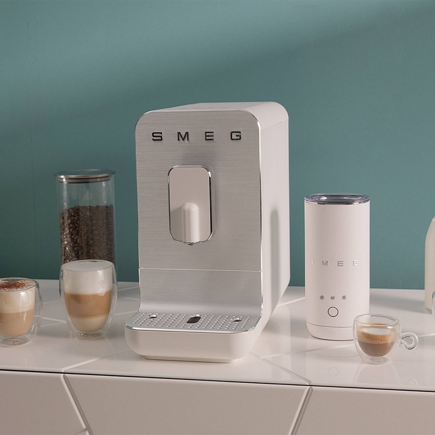 SMEG - Milchaufschäumer MFF02 weiß