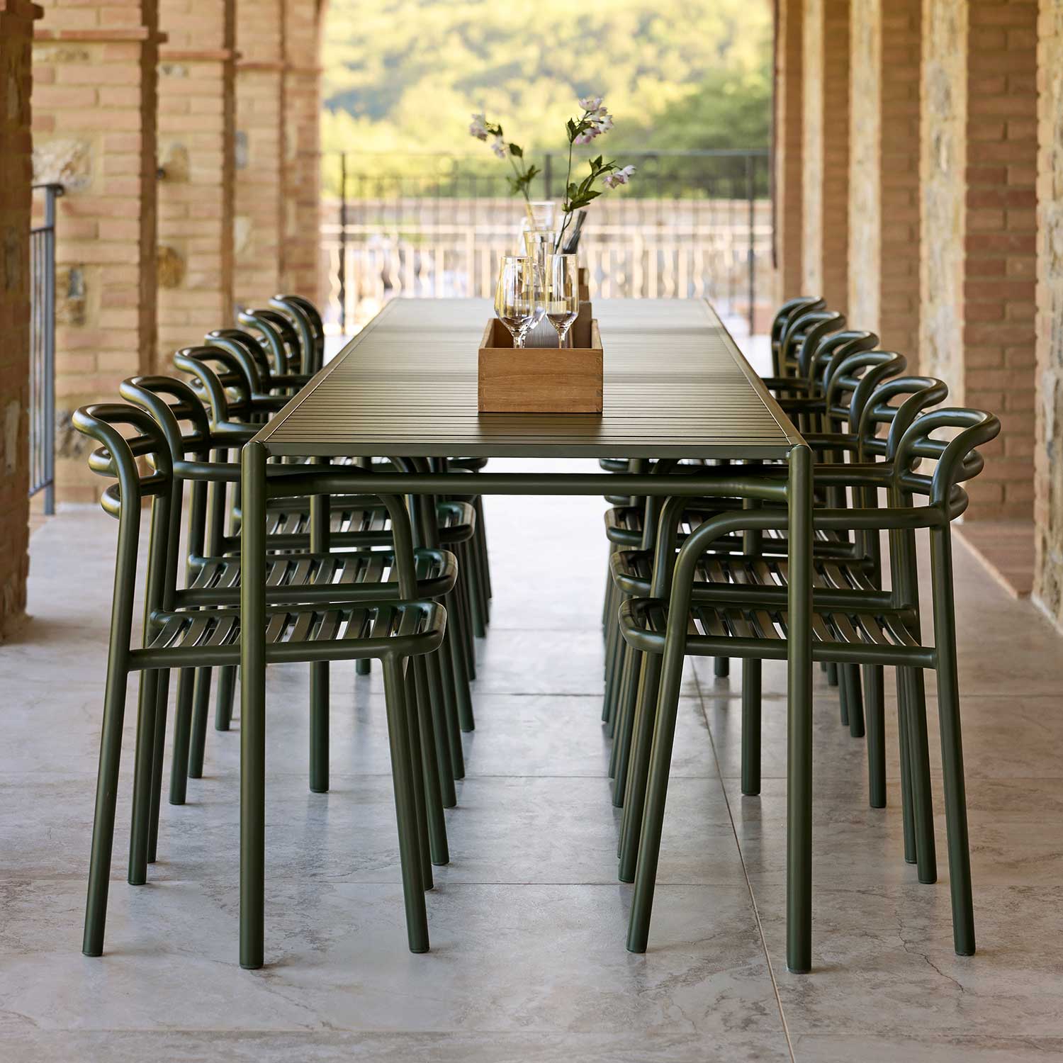 Cane-line - Bliss Tisch 80x80 m. 2 Armlehnstühlen dark green