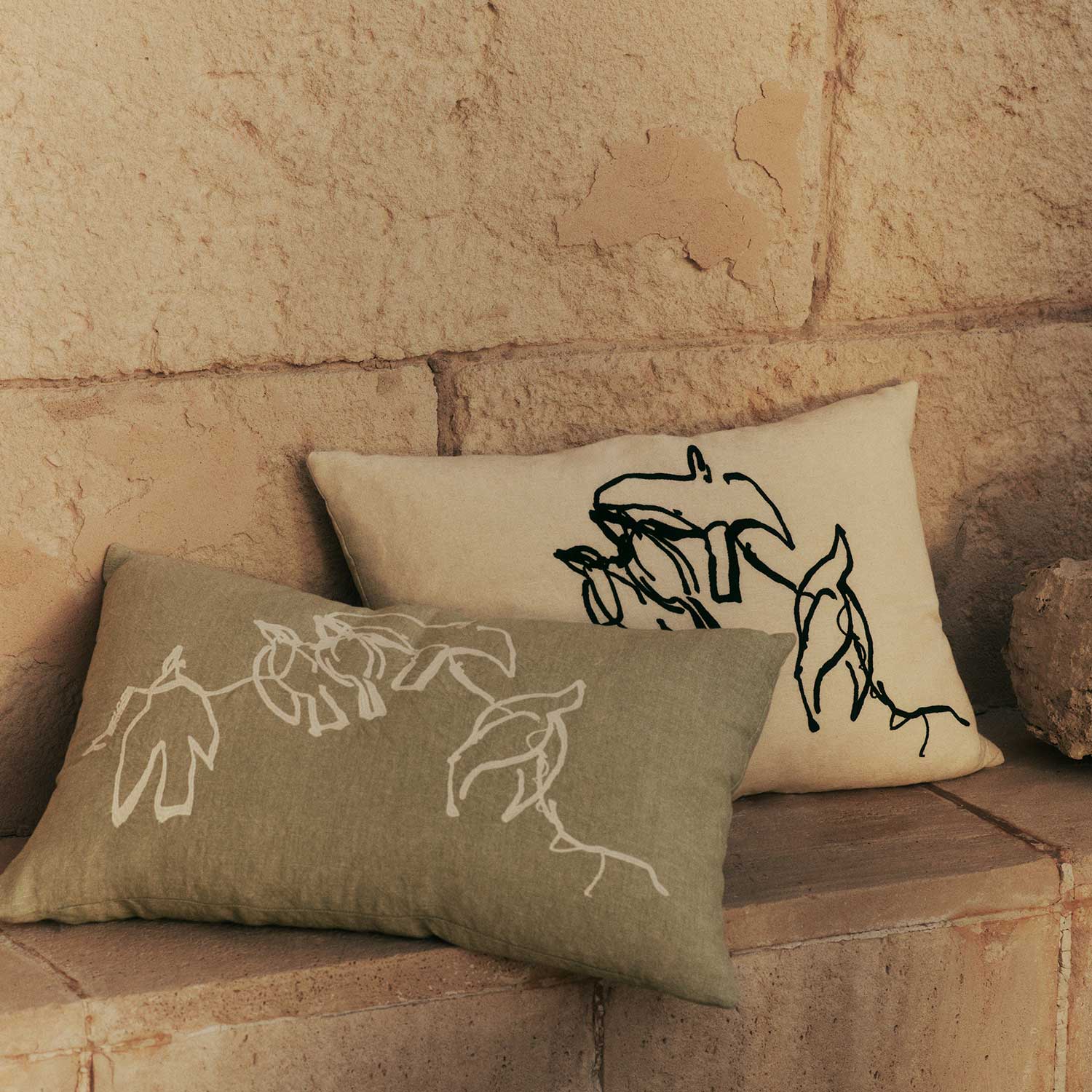 Ferm Living - Vuelo Kissen elm green