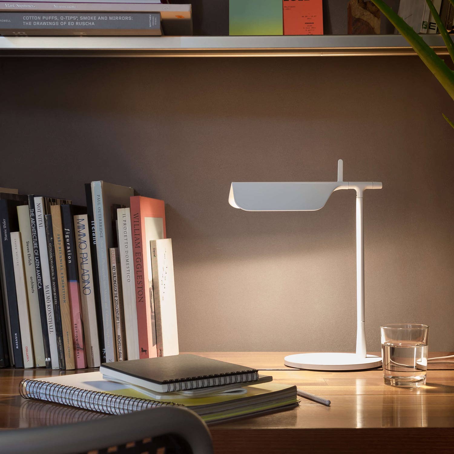 flos tab t tischleuchte led weiss 82690