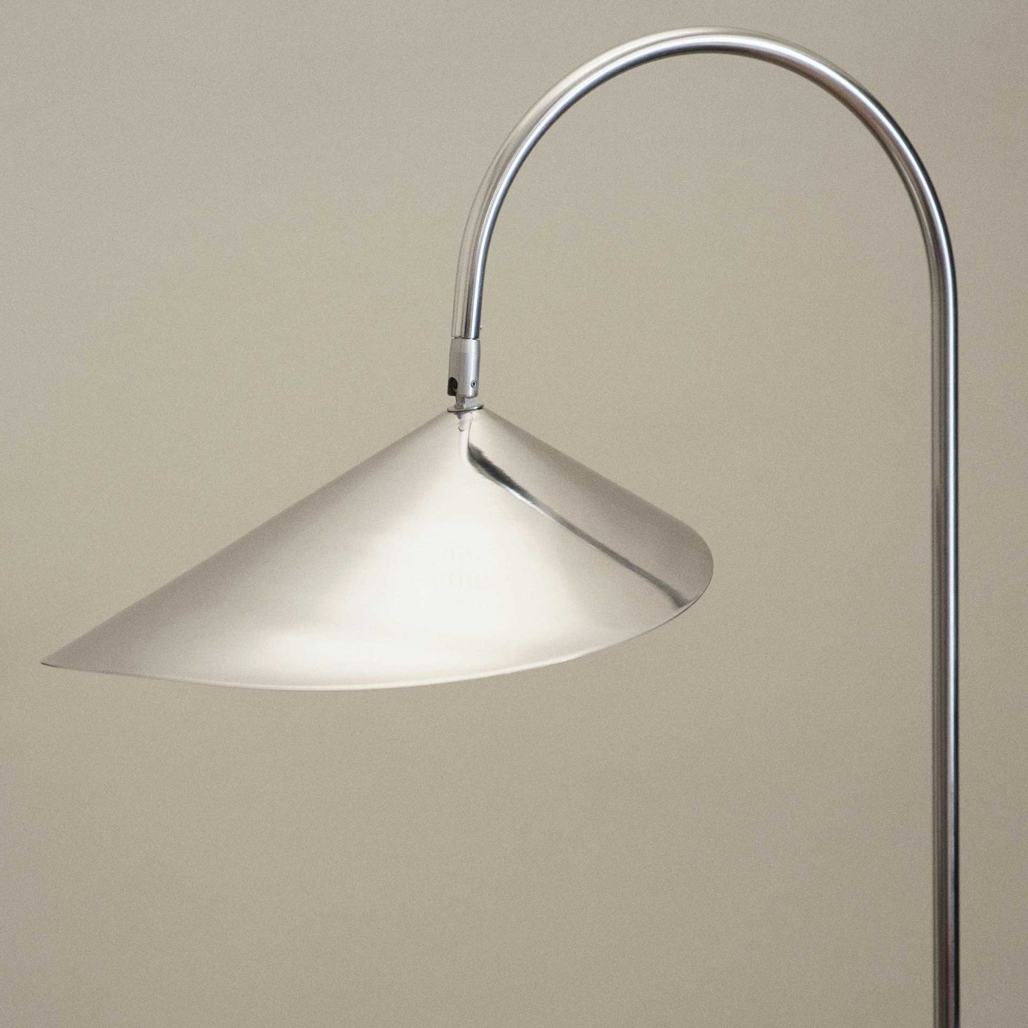 Ferm Living - Arum Stehleuchte stainless steel