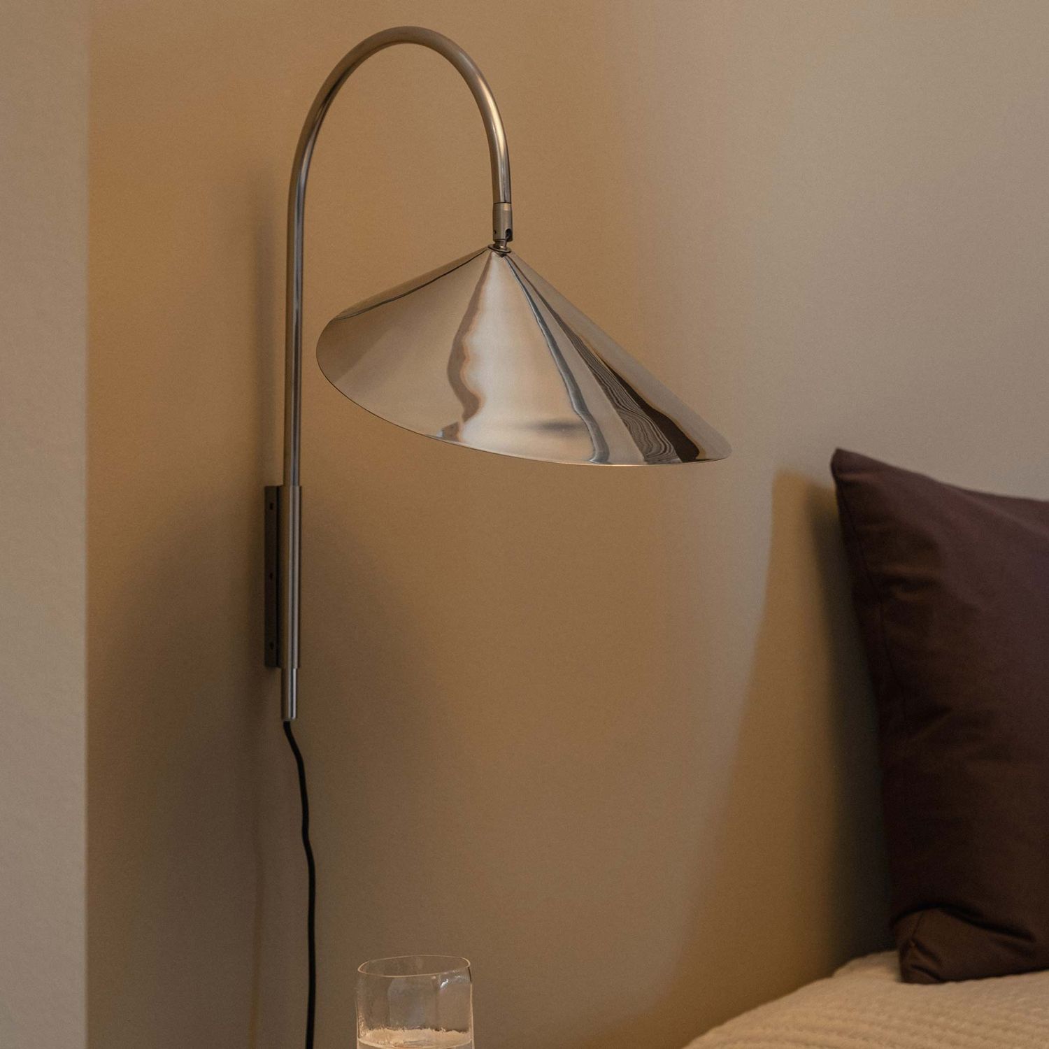 Ferm Living - Arum Swivel Wandlampe mit Kabel Edelstahl