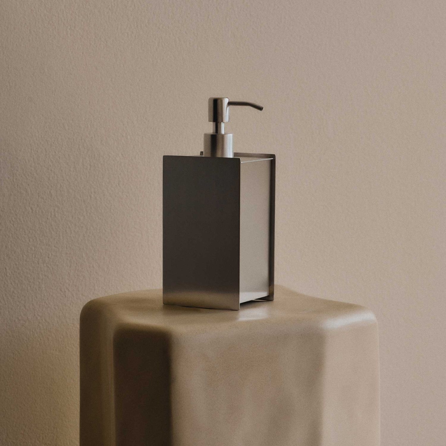 Ferm Living - Sama Seifenspender schwarz