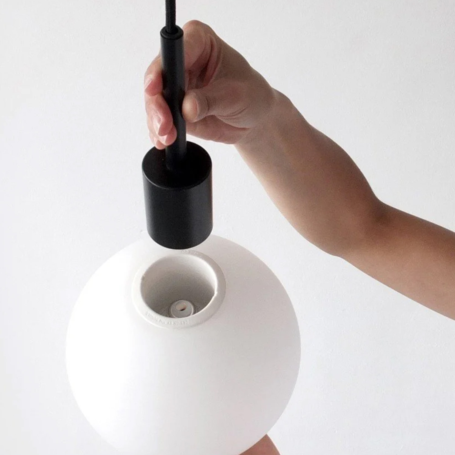 Audo - TR Bulb Pendelleuchte polierter Stahl / matt opal