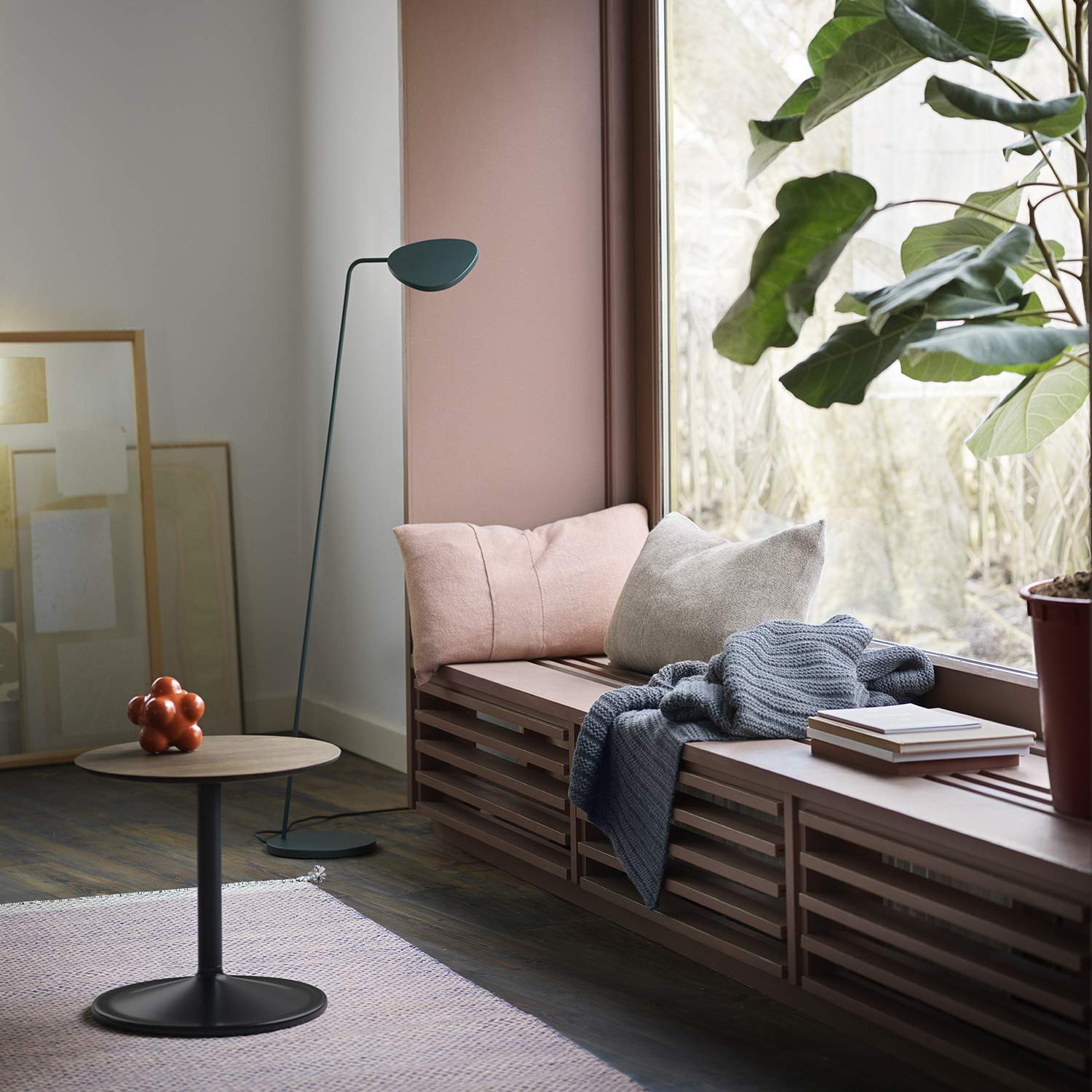 muuto soft side table smoked oak black 70910