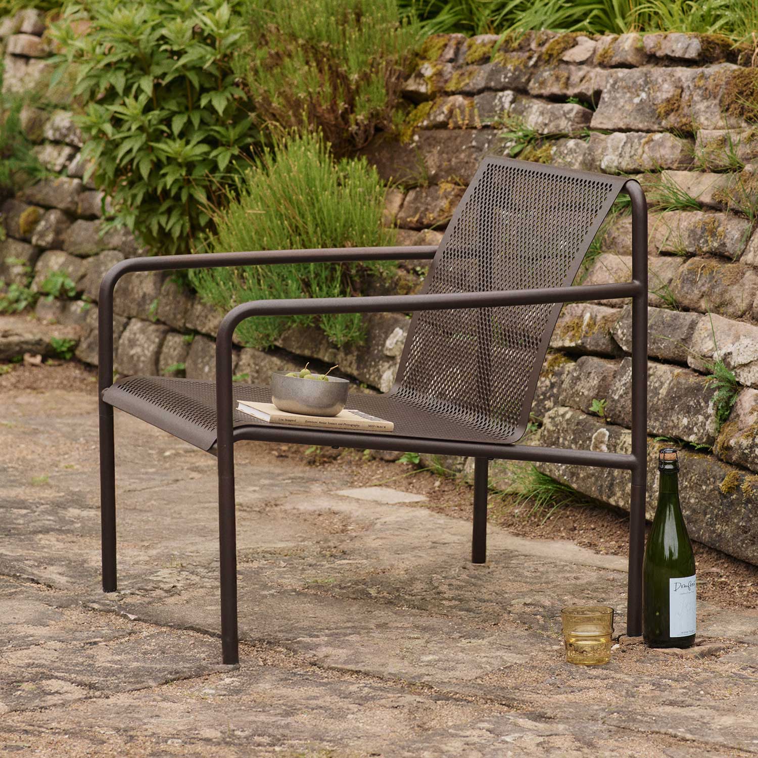Ferm Living - Dapple Outdoor Stuhl breit tea green