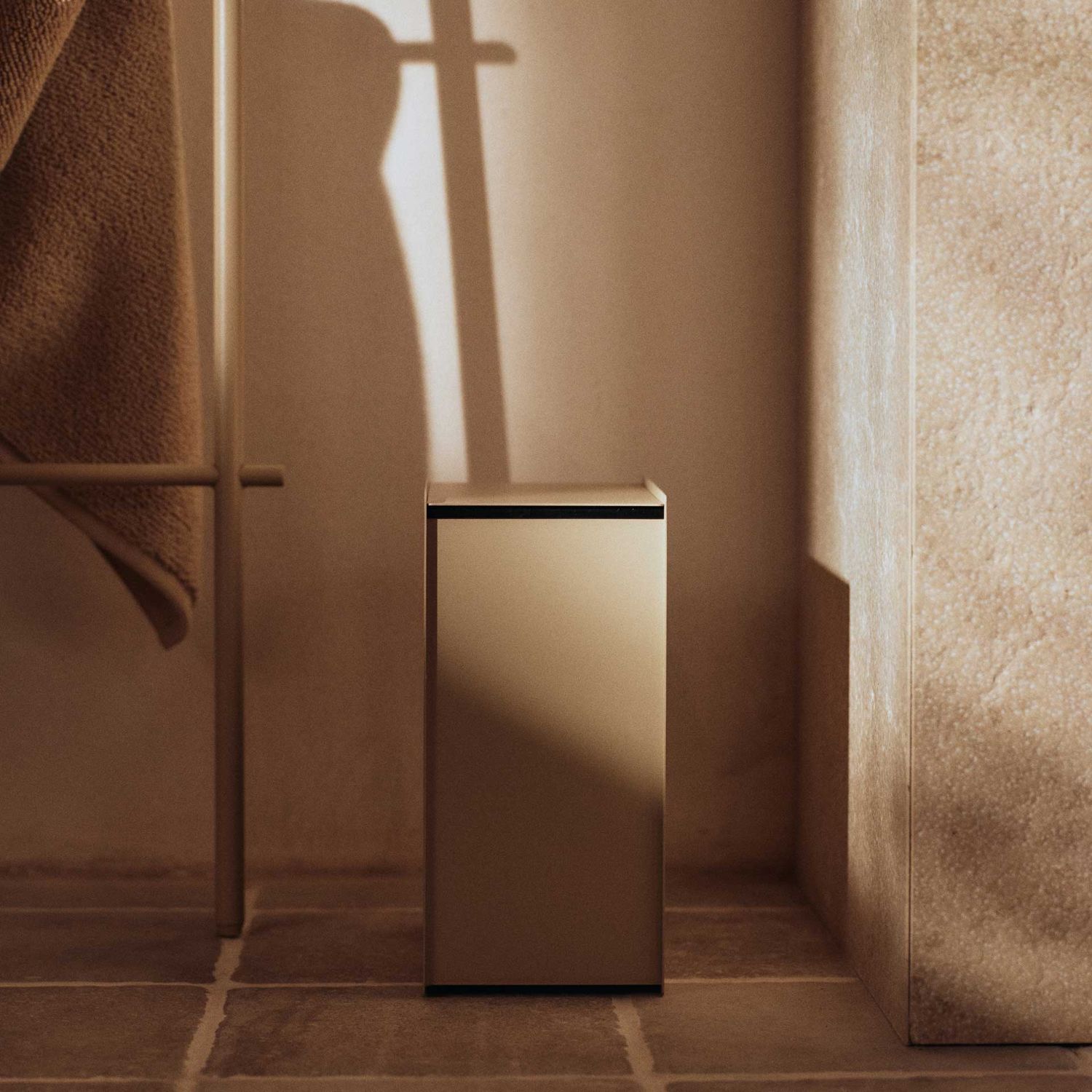 Ferm Living - Sama Abfallbehälter cashmere