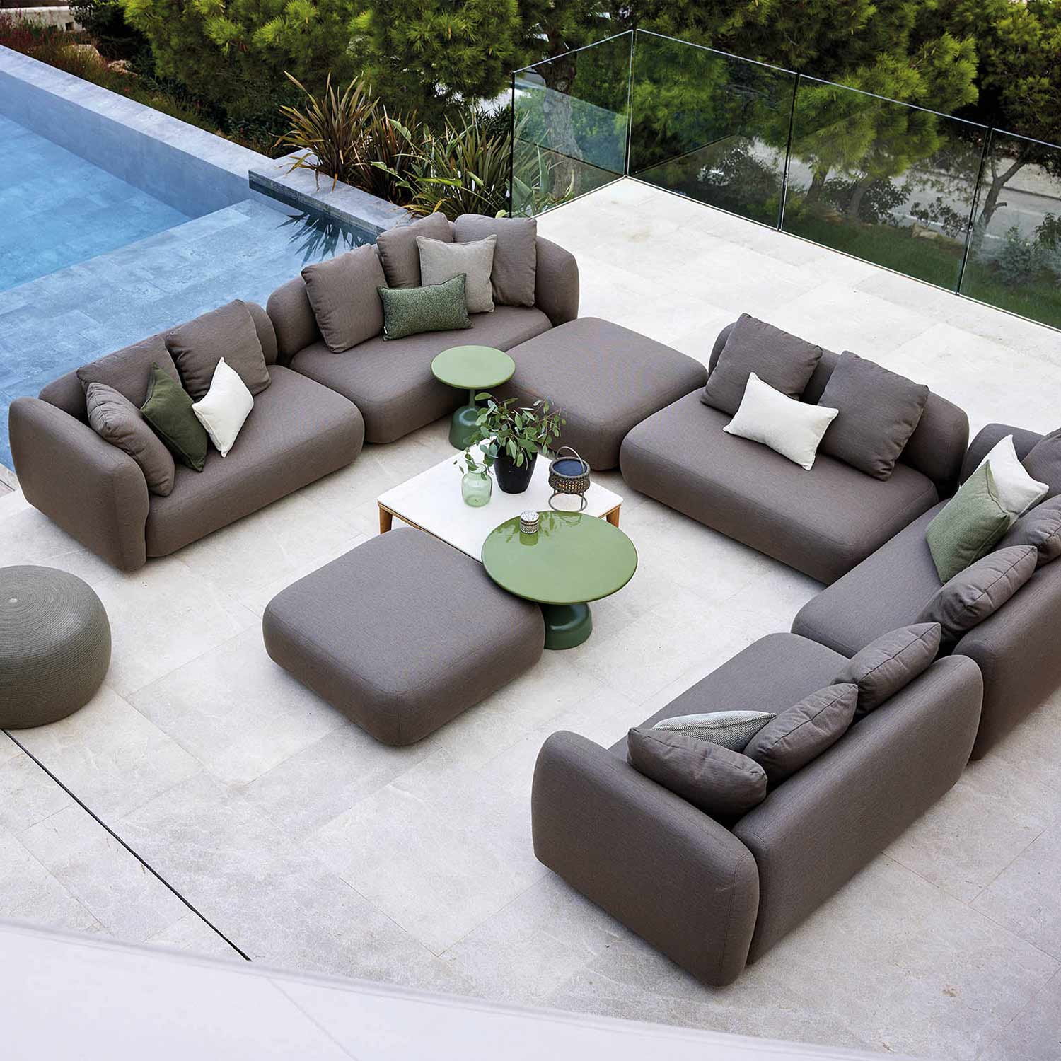 cane line capture pouf taupe pool ambiente 98724