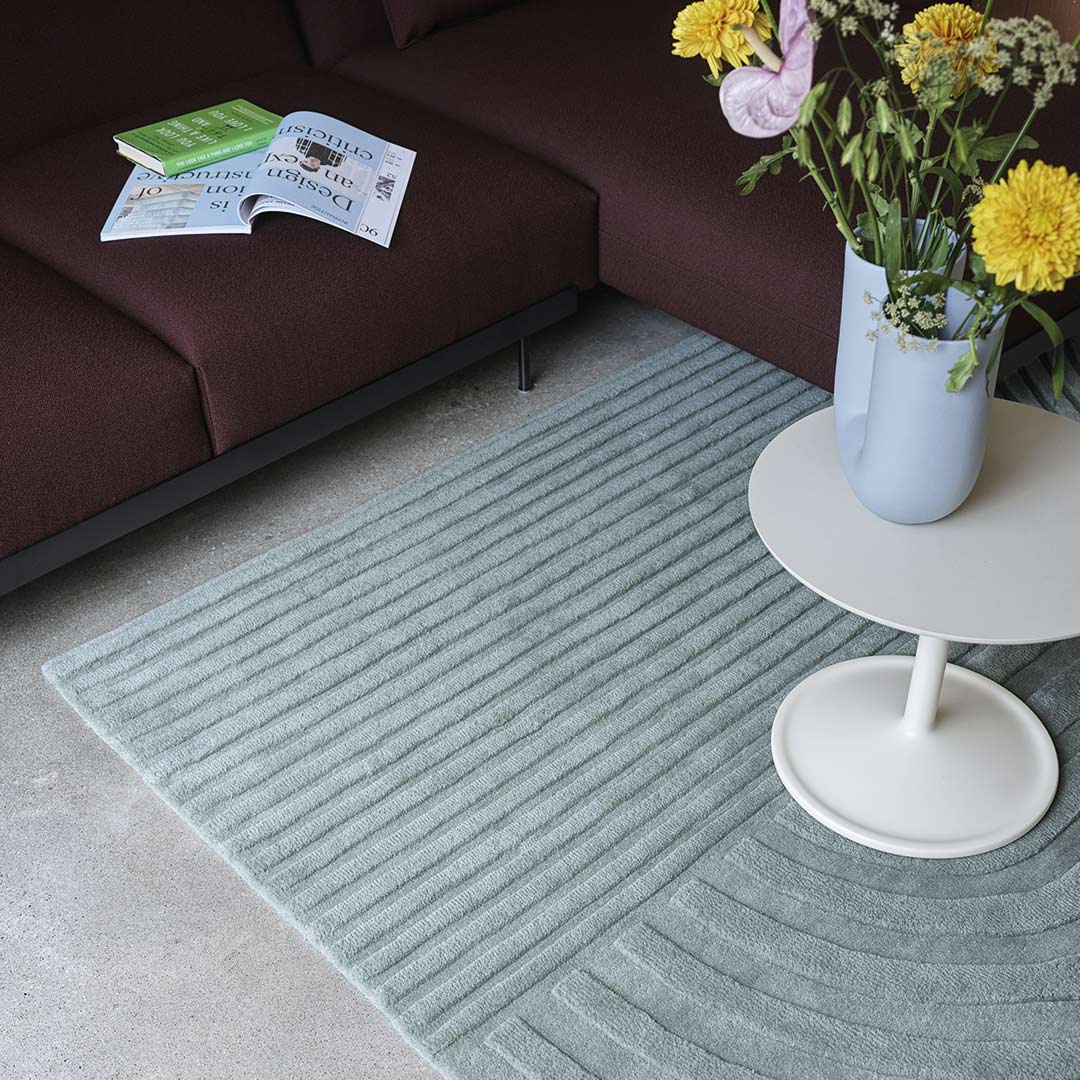 muuto relevo teppich salbei grn ambiente close up 84716
