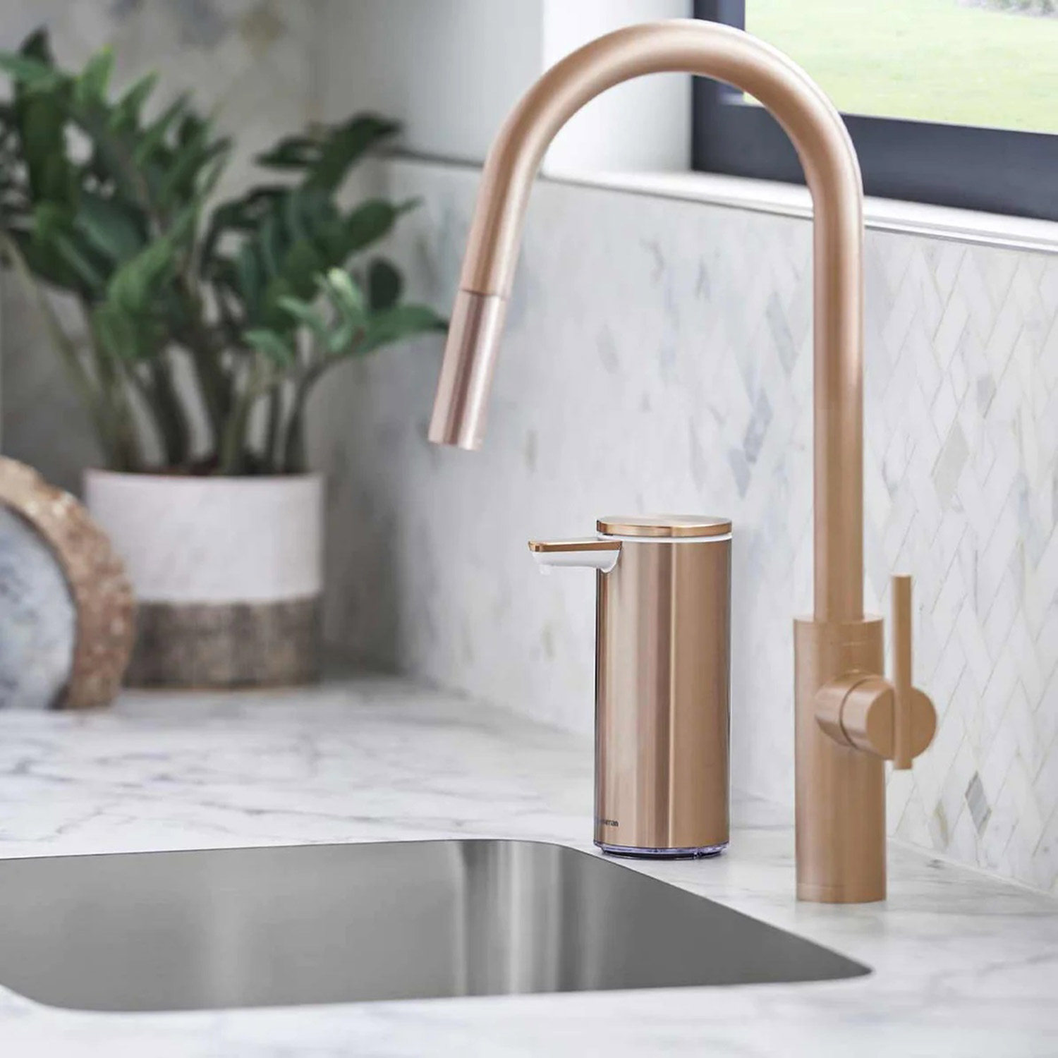 simplehuman sensorspender fuer fluessigseife rosegold kueche 98402