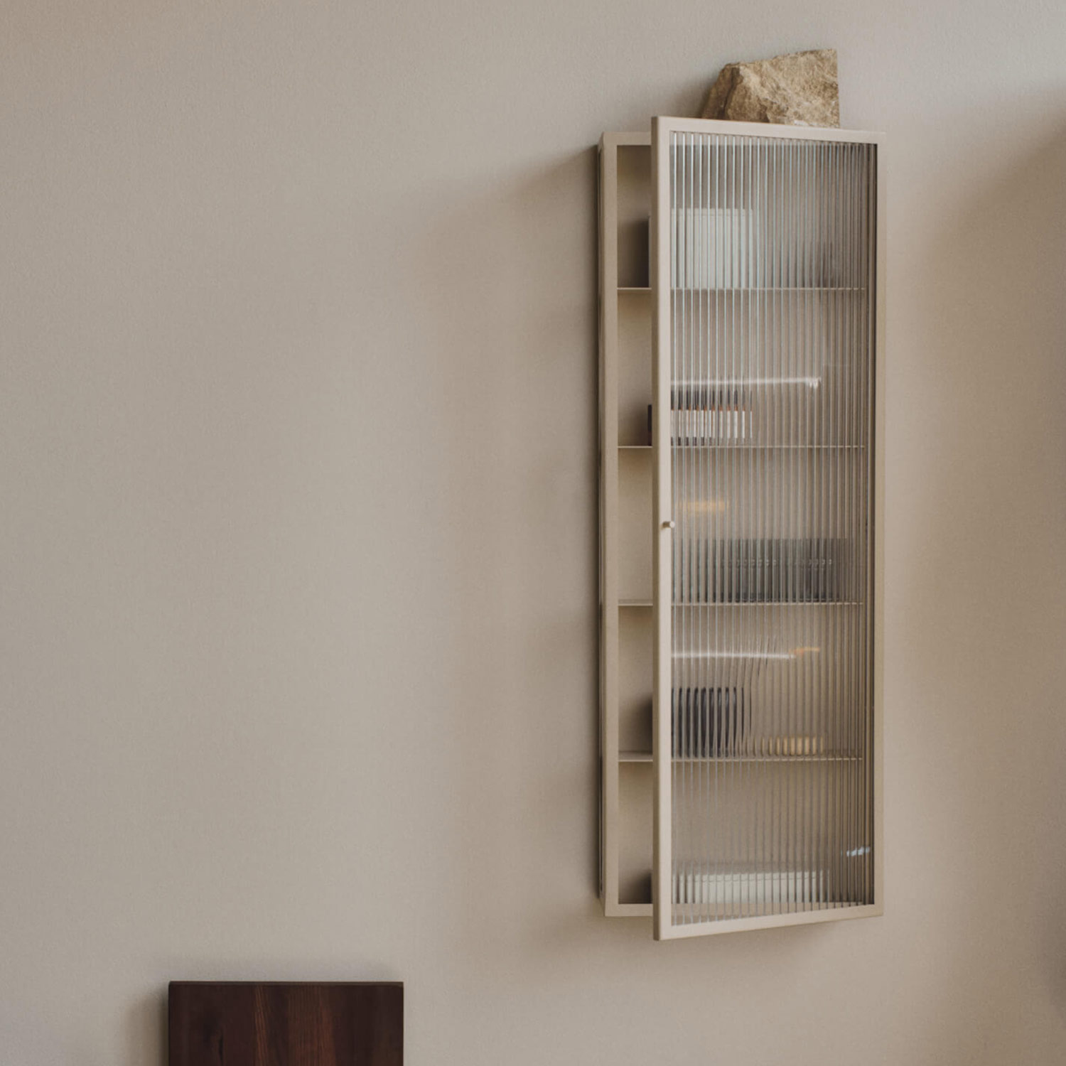 Ferm Living - Haze Wandschrank 35x100cm oxide red