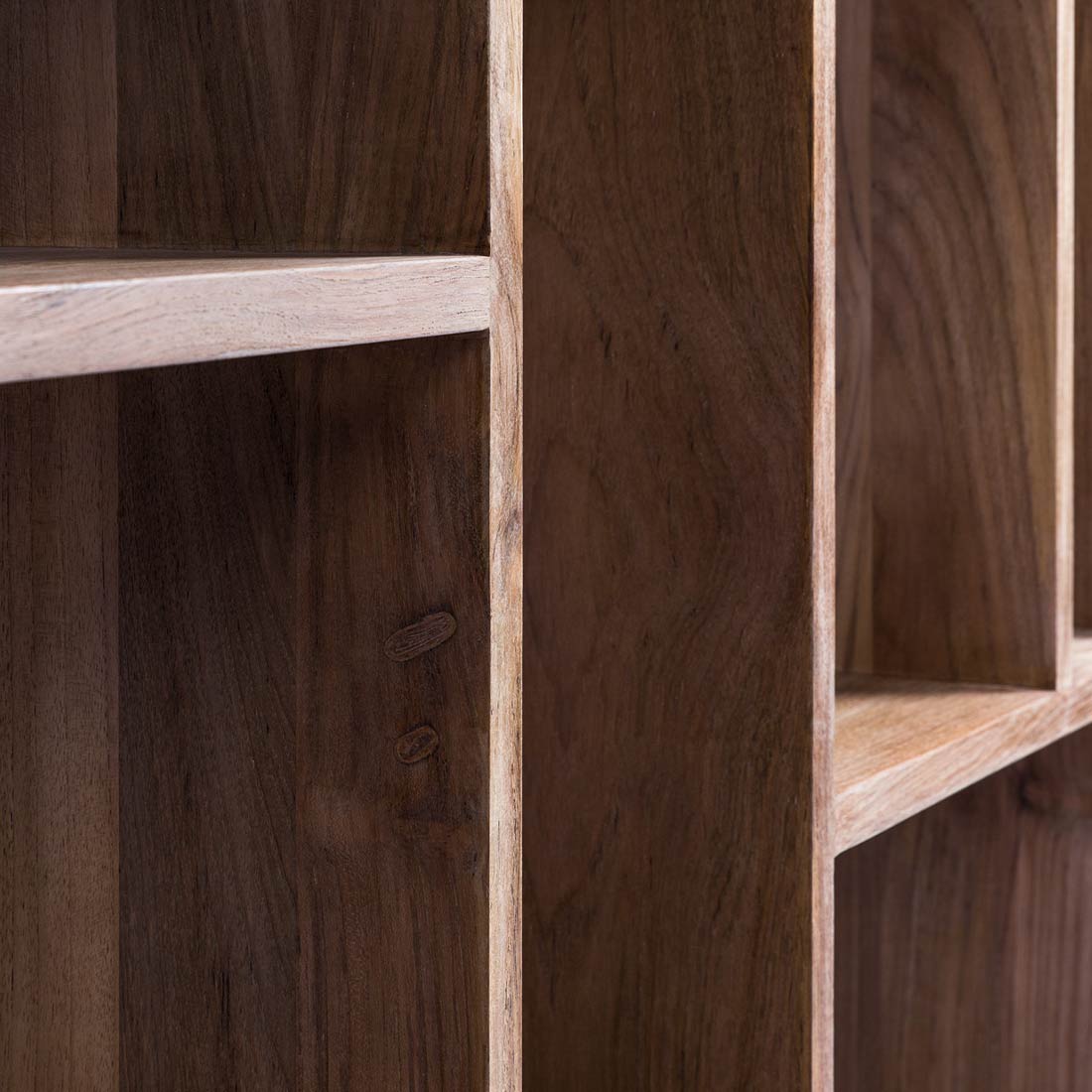 ethnicraft m regal hoch teak 14201 close up 89342
