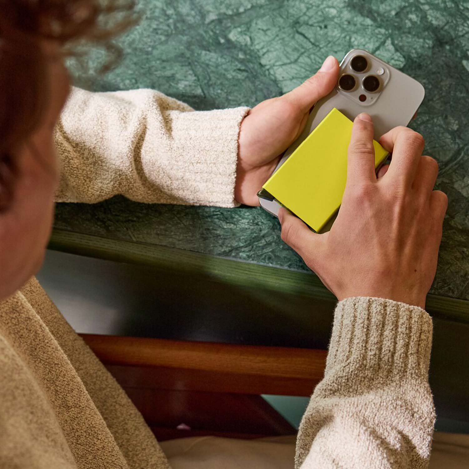 Secrid - Cardprotector for MagSafe lime