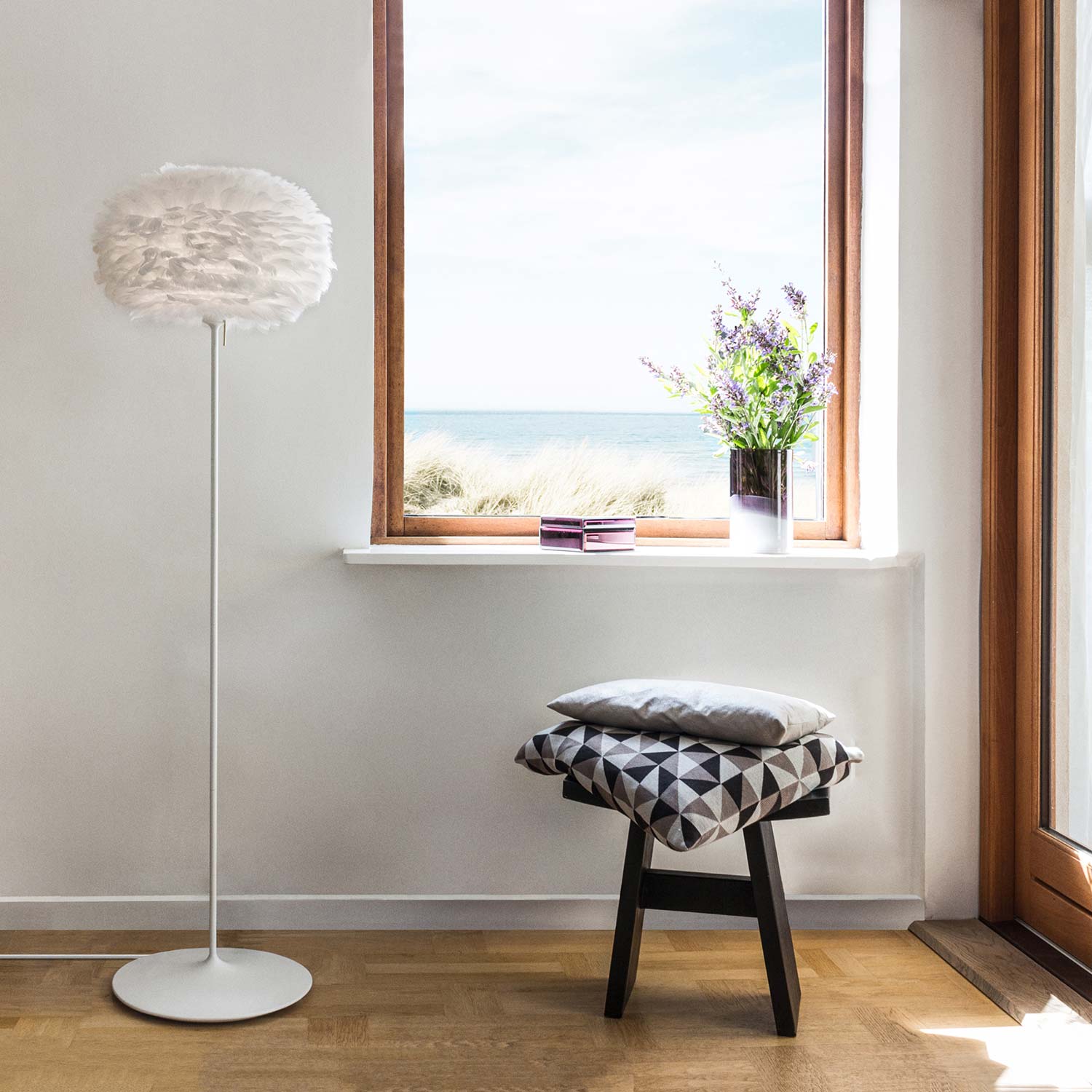 UMAGE - EOS medium weiß + Santé Stand messing