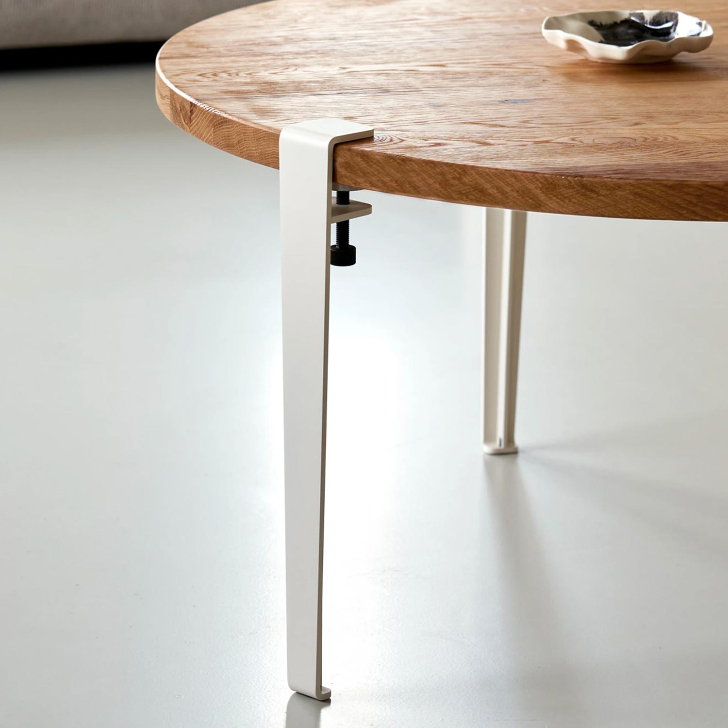 Tiptoe - Couchtisch rund Ø 80 cm recycelt weiß-creme