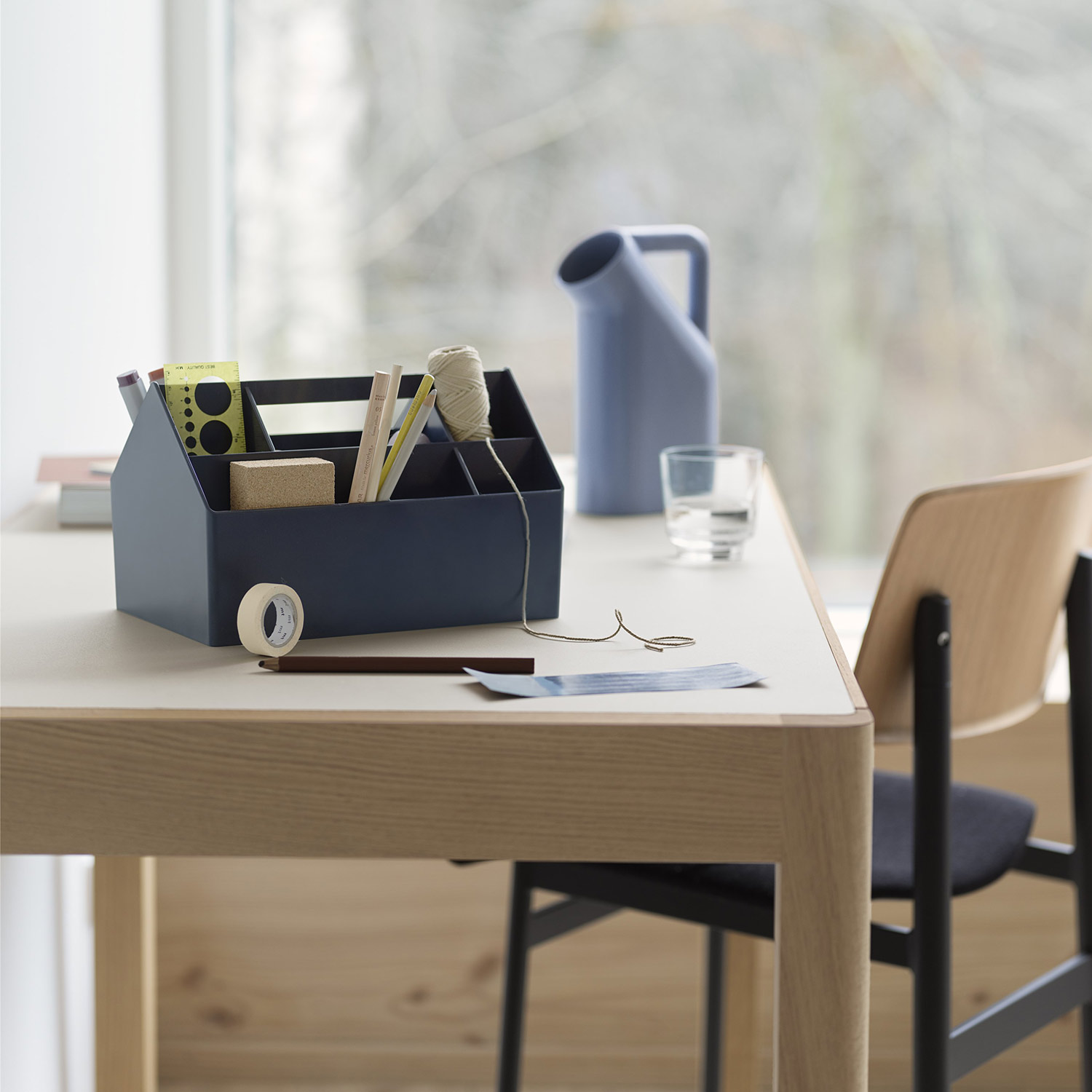 muuto sketch toolbox aufbewahrung midnight blue 82395