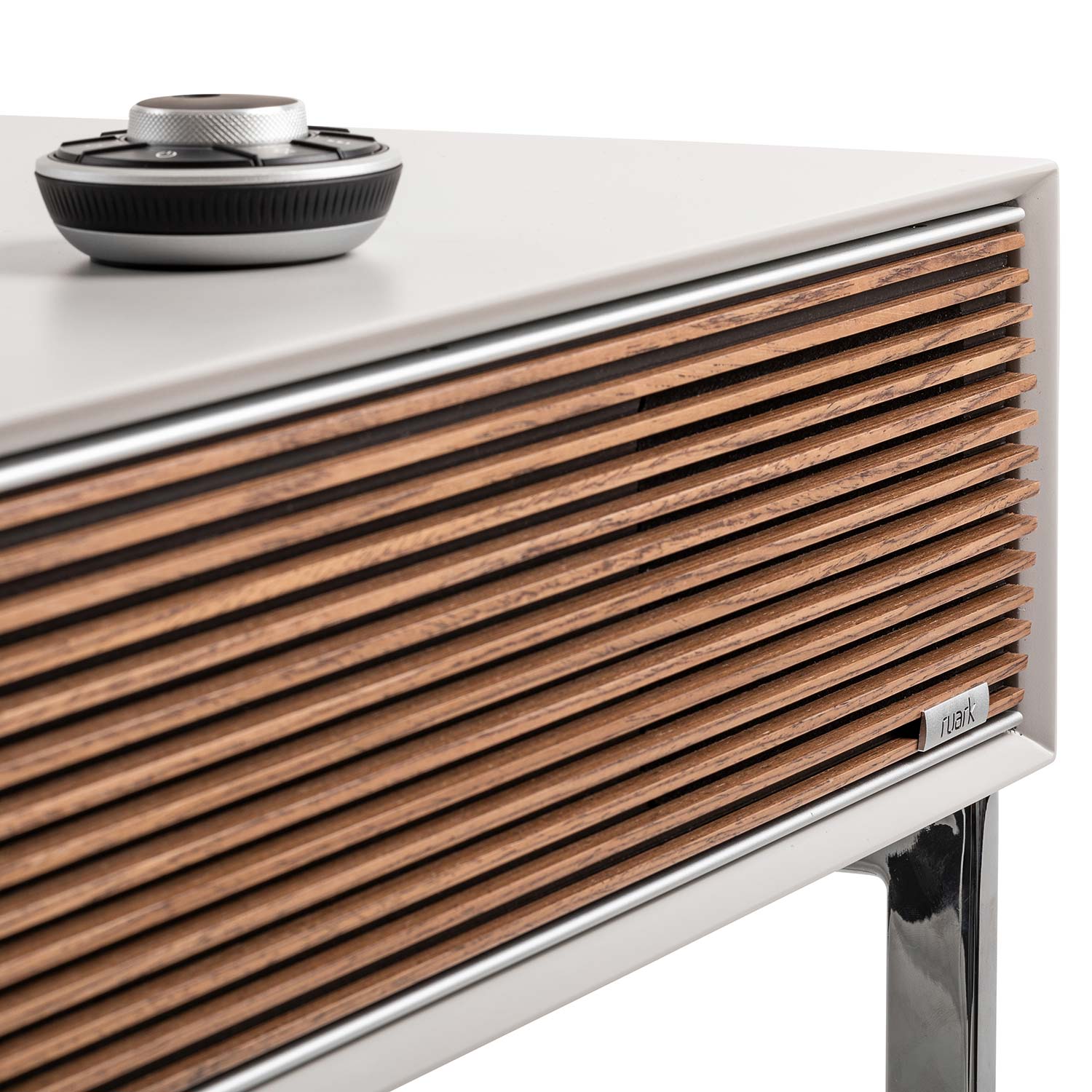 R810 Grey ruark detail 98267