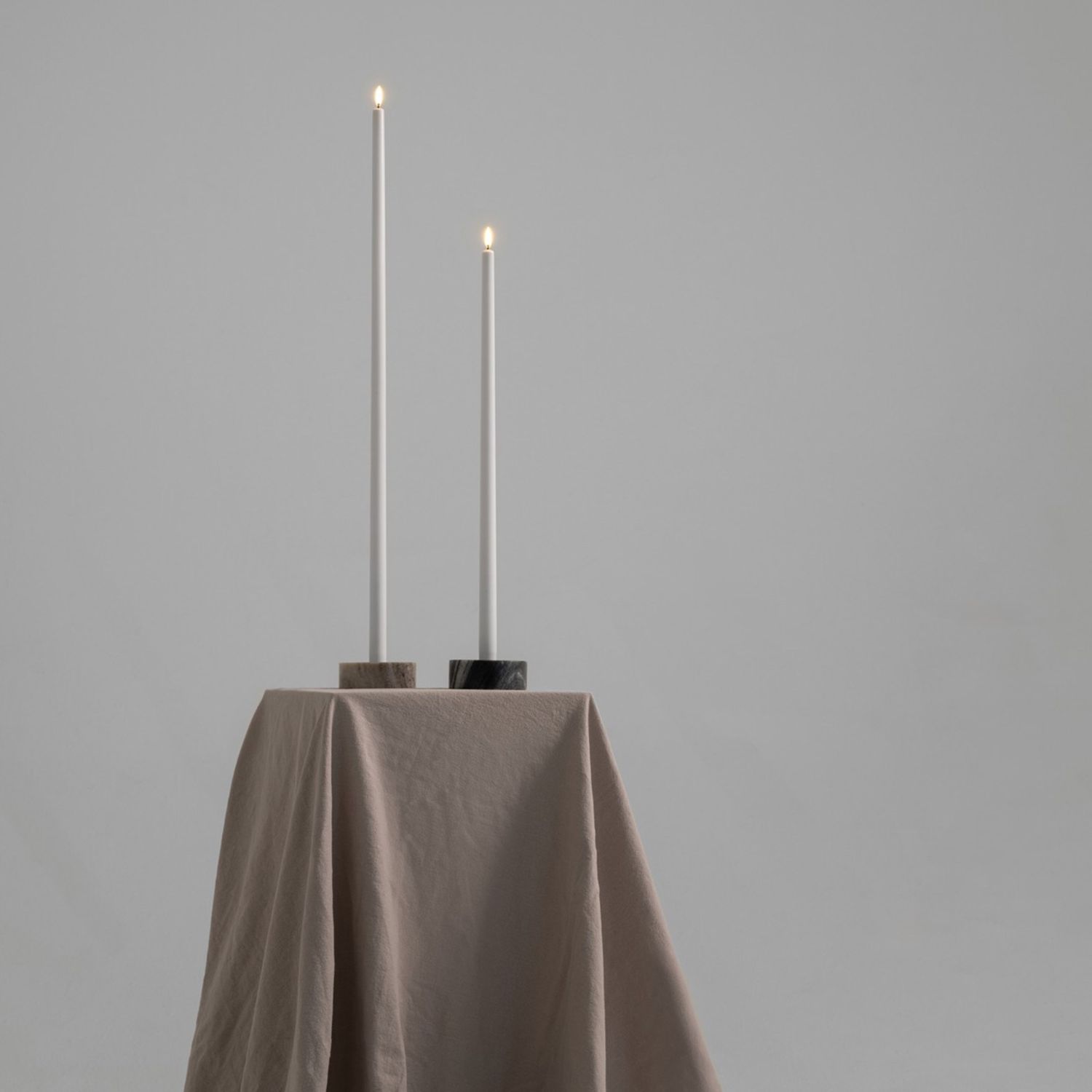 Uyuni Lighting - Hohe LED Spitzkerze 55 cm nordic white