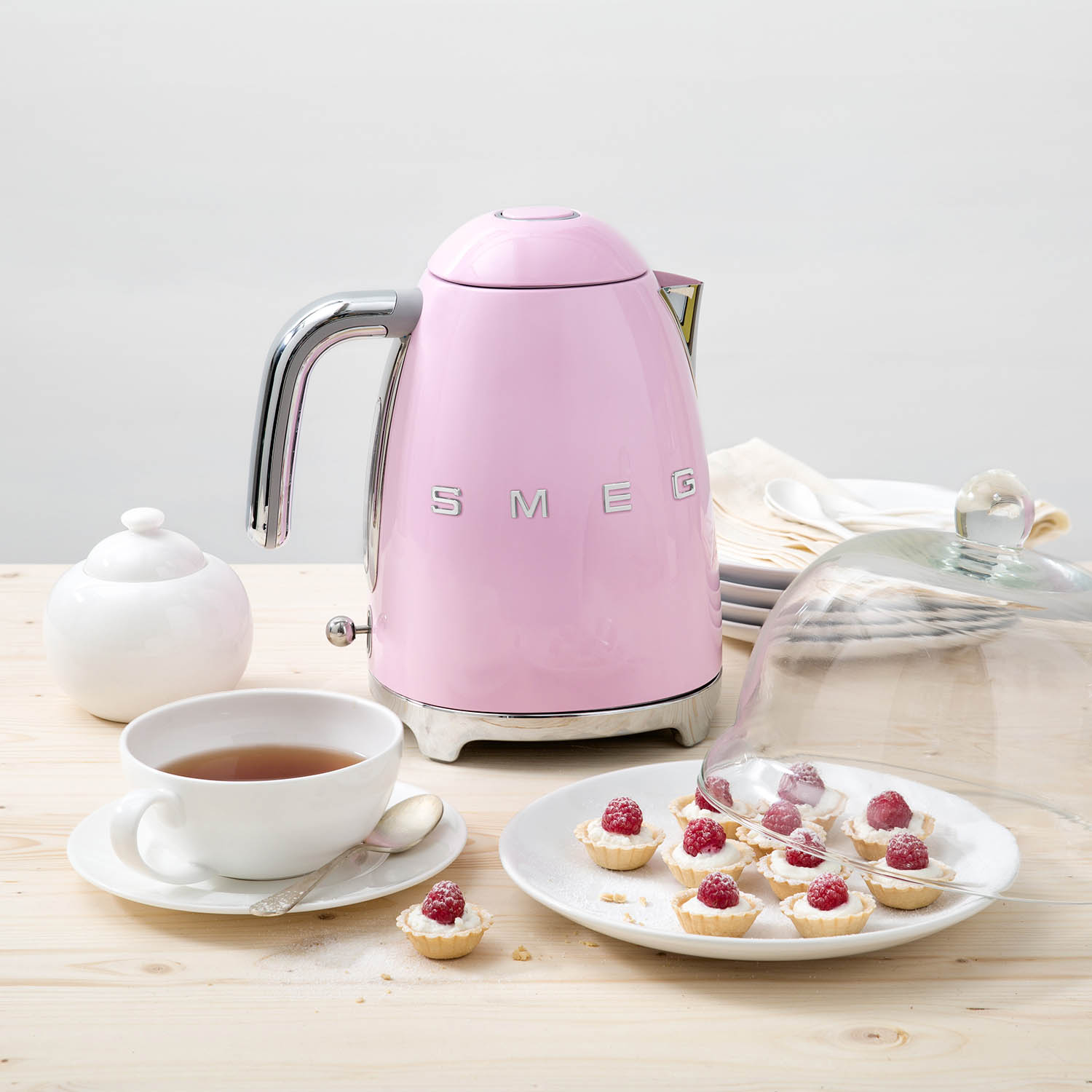Ambiente Himbeere Pink SMEG KLF03 Wasserkocher 45676