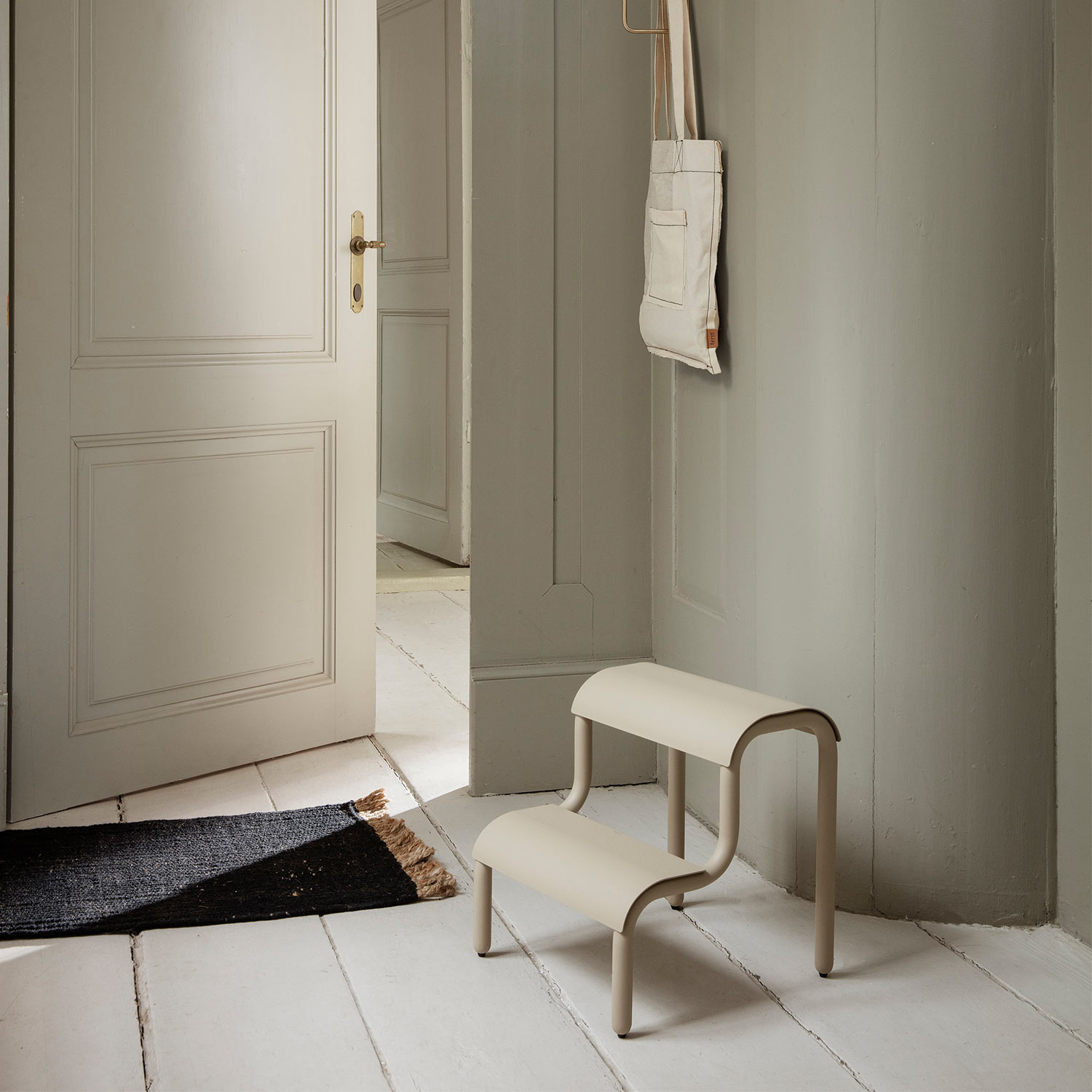 ferm living up step hocker 75019