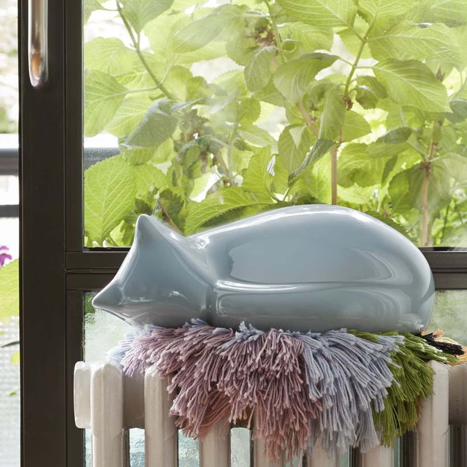 Resting Cat Ambiente blau Vitra