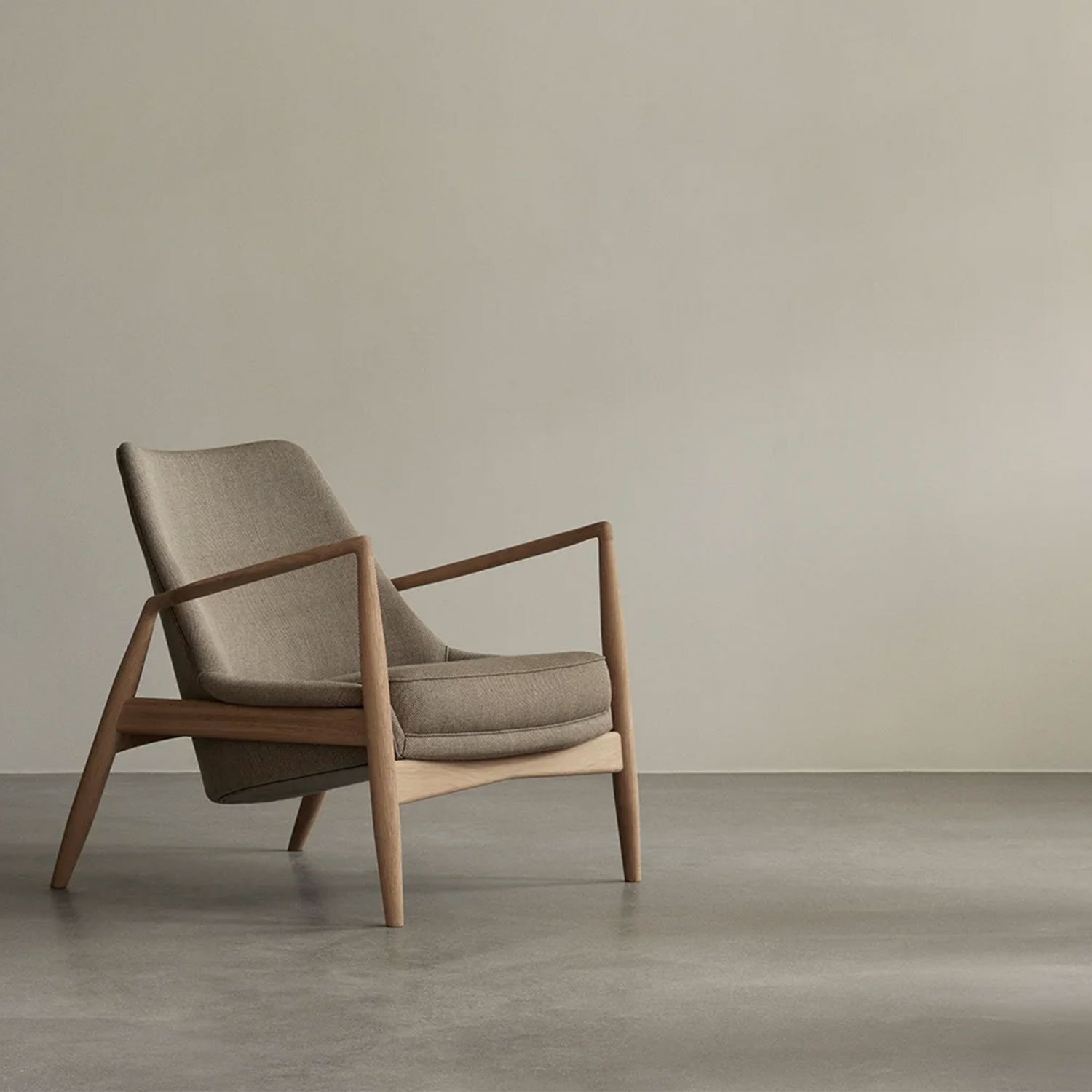 Audo - Seal Loungessessel niedrig Walnut/schwarz