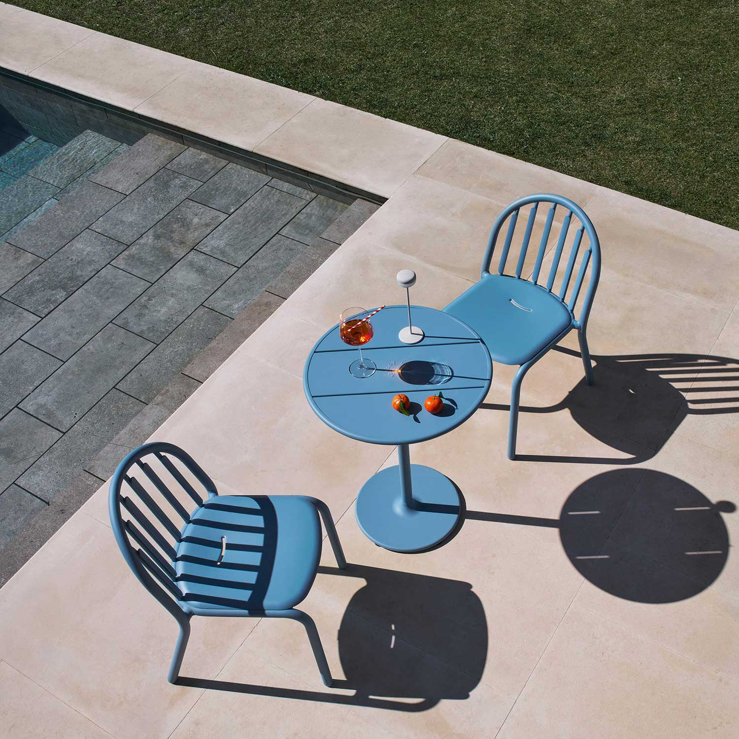 Fatboy - Fred's Outdoor Tisch rund 60 cm hellgrau