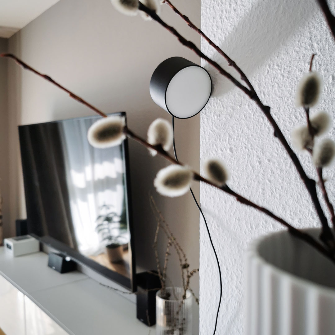raum blick muuto post wandleuchte lampe schwarz 51209