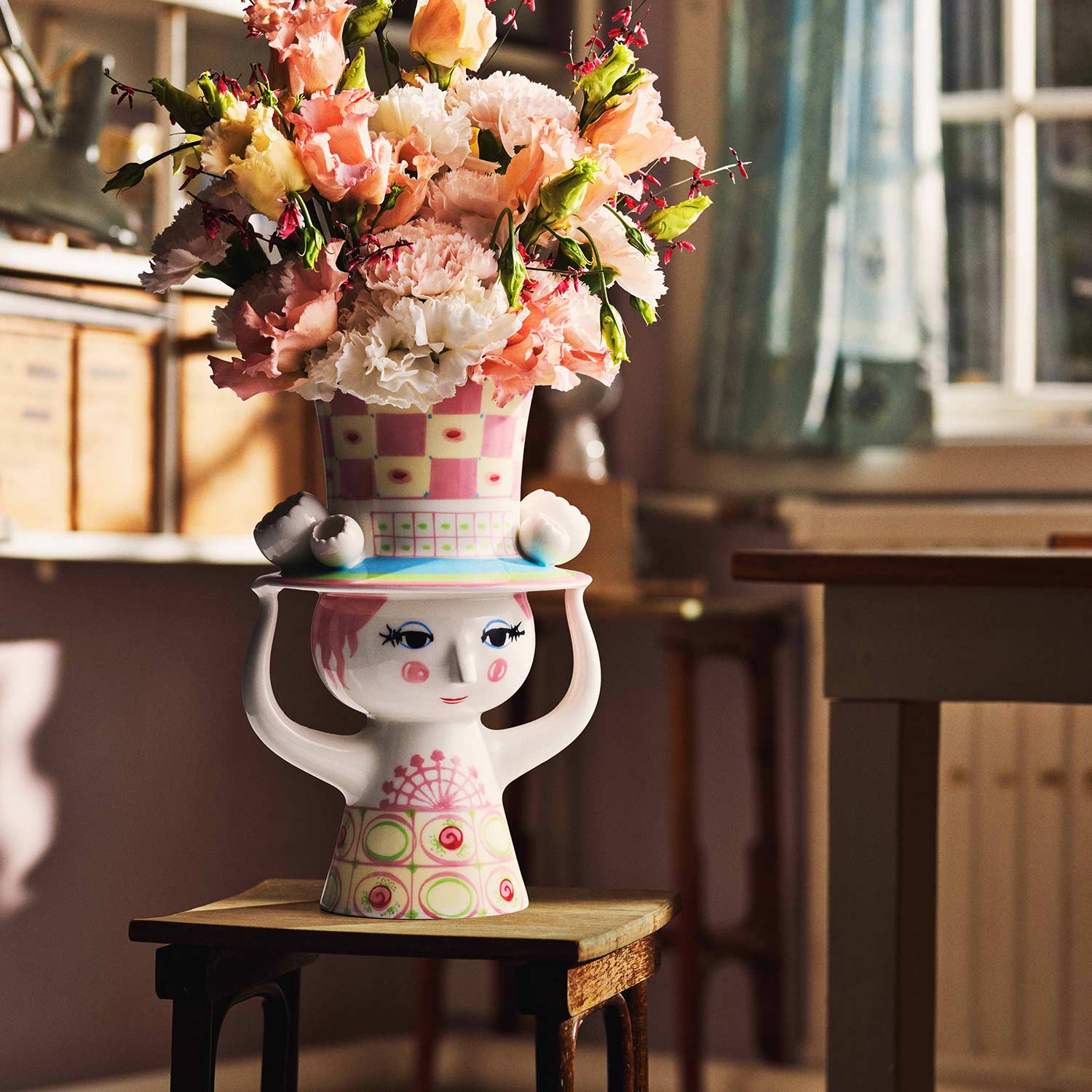 Björn Wiinblad - Lady mit Hut Vase H20,5 cm pink/gelb