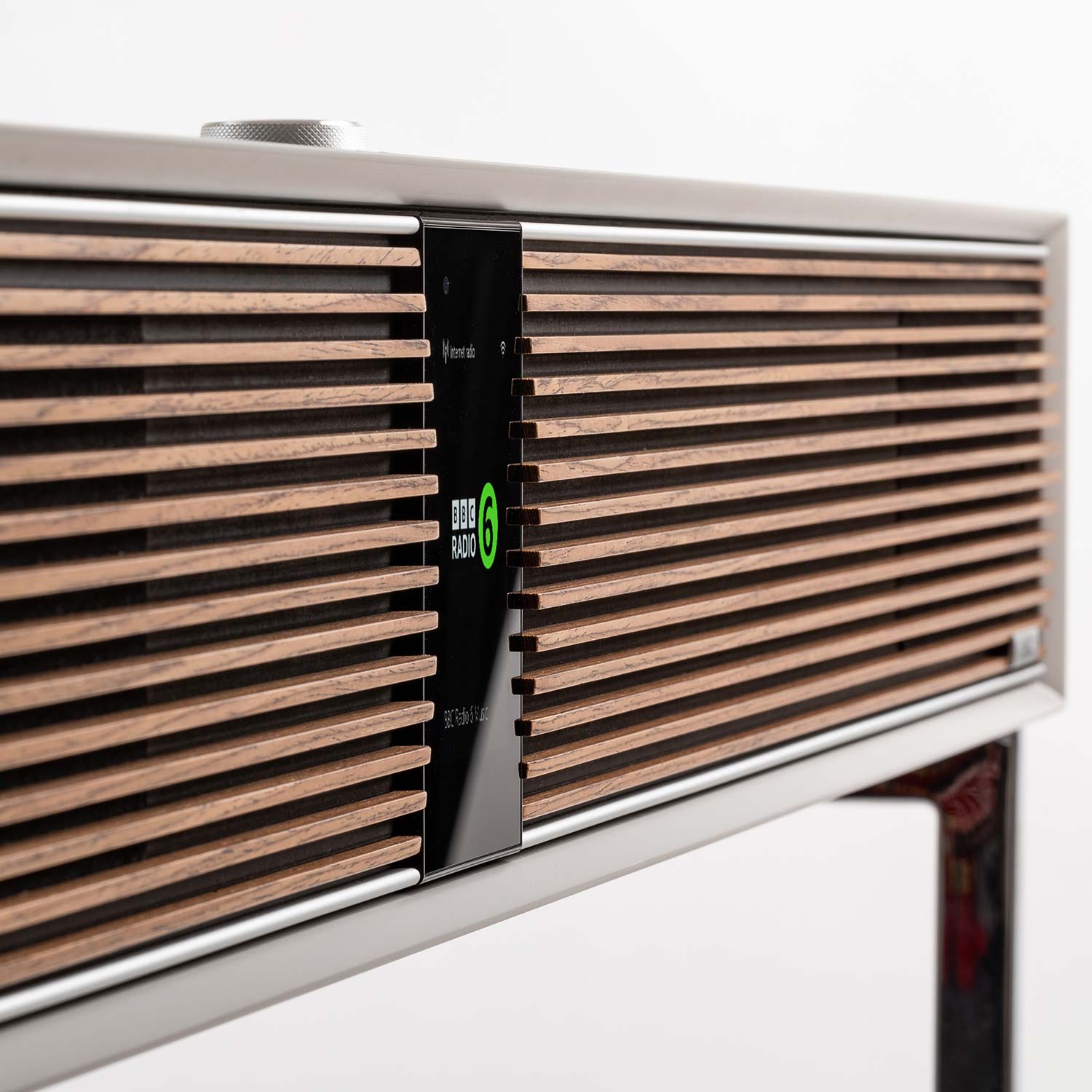 ruark R810 Grey detail 98268
