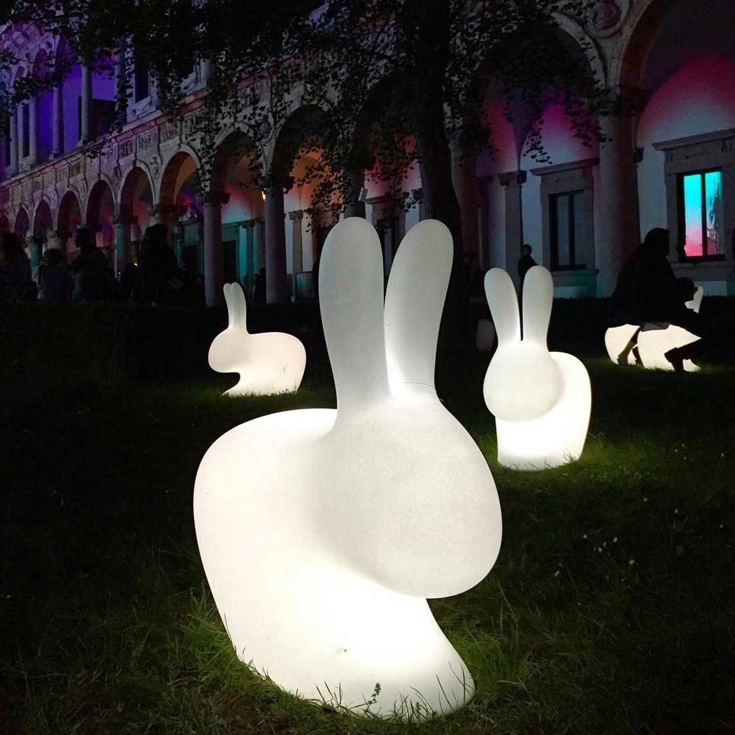qeeboo rabbit leuchte gross garten 97584