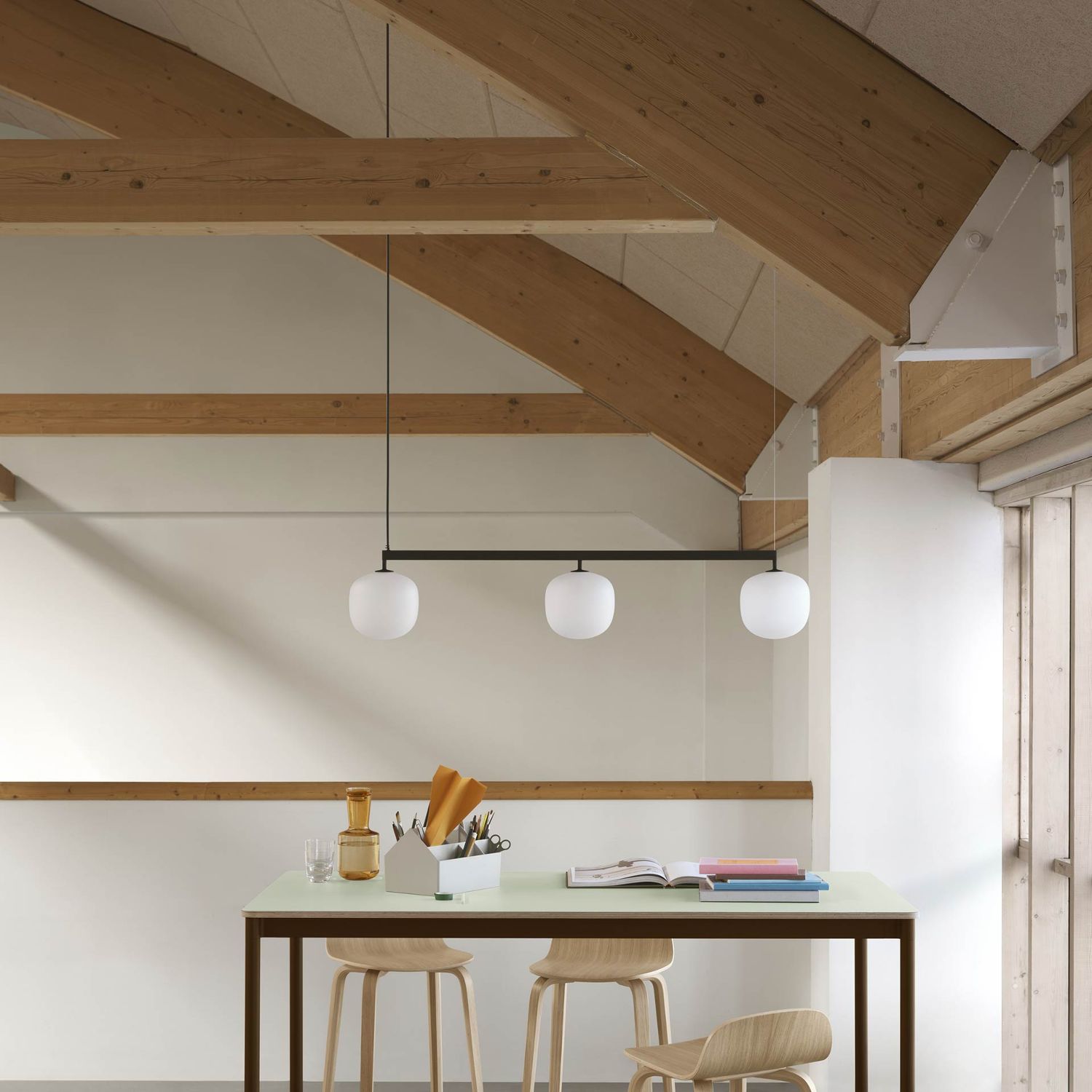 Muuto - Rime Rail Lampe schwarz