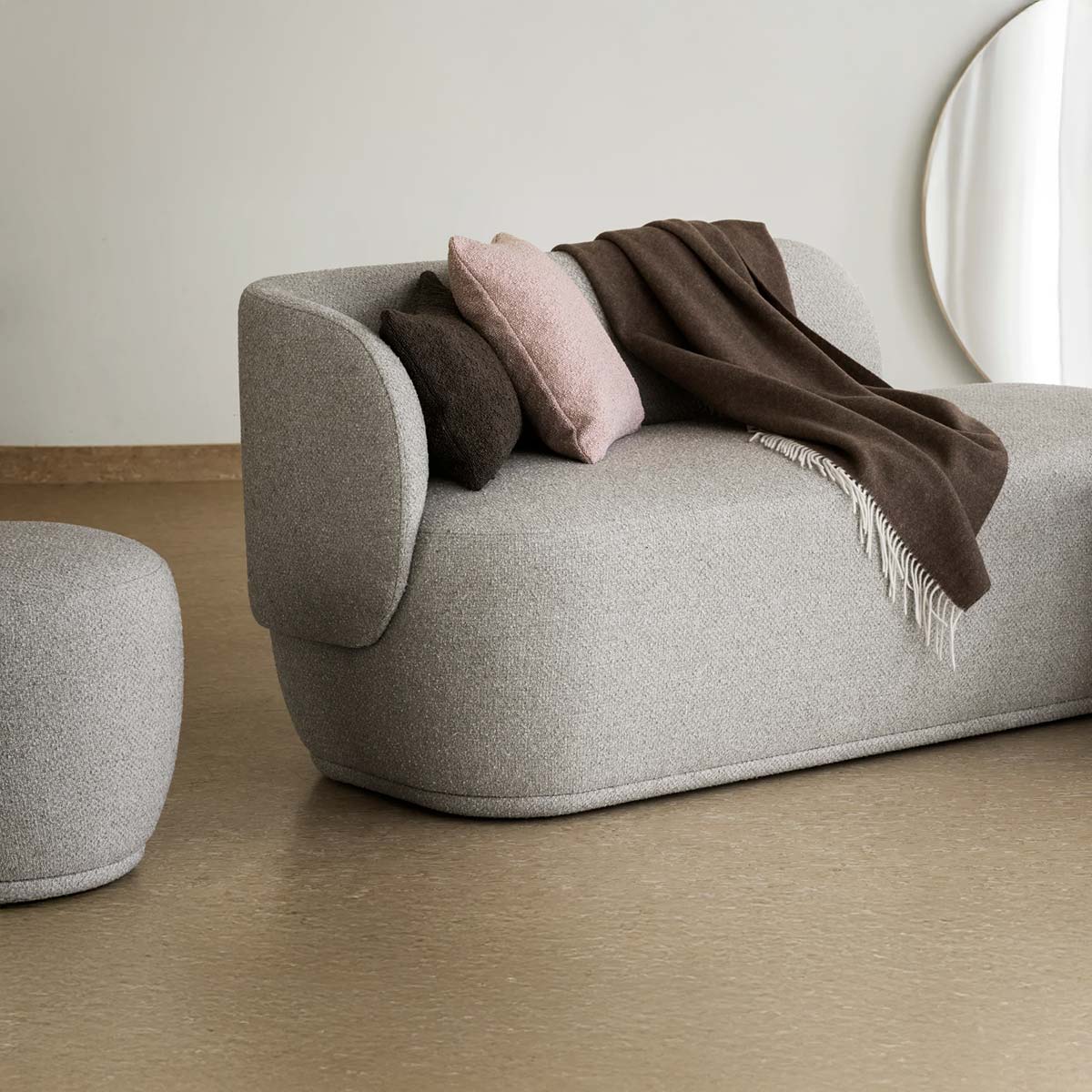 blomus - KUON Chaiselongue Boucla beige rechts
