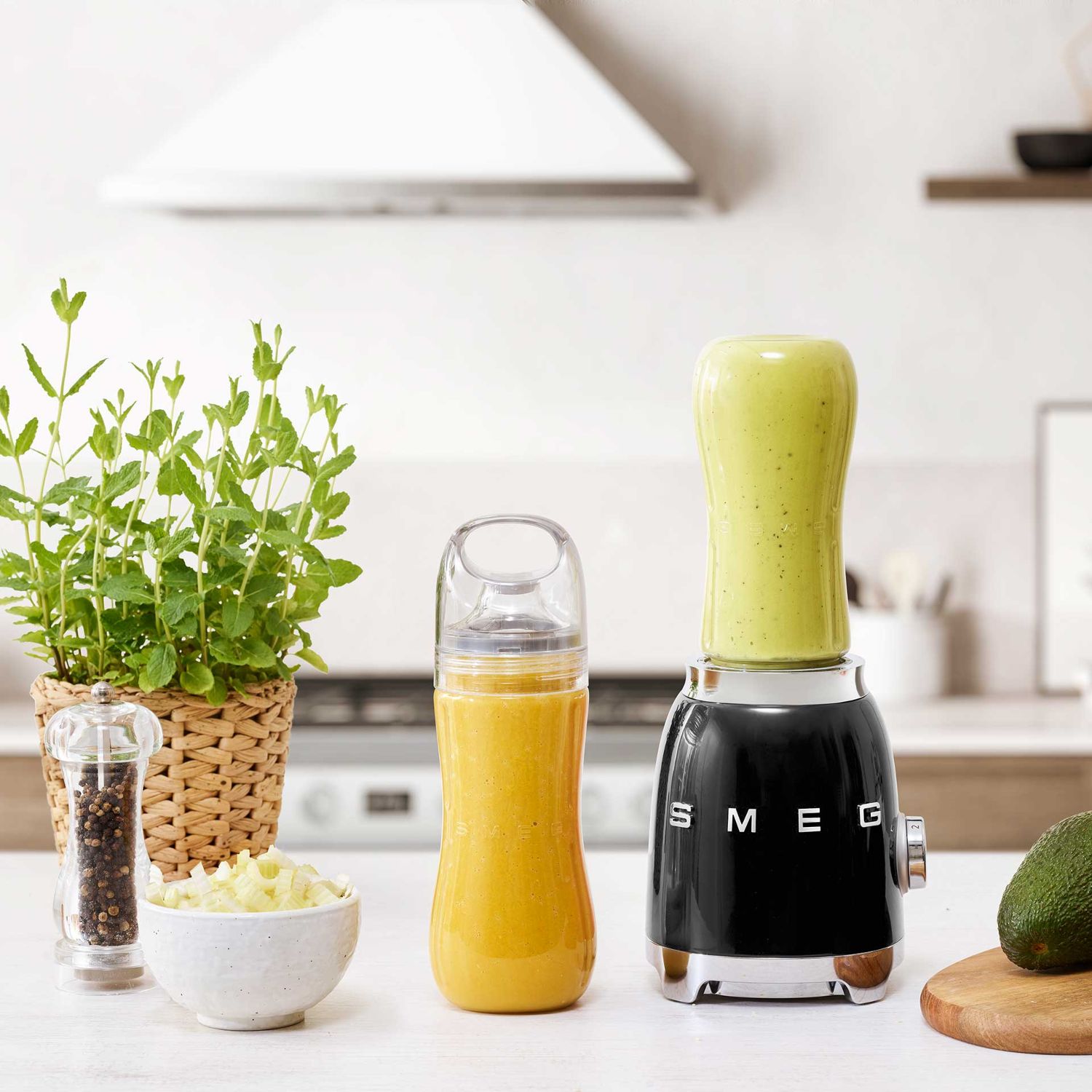 SMEG - Personal Blender PBF01 schwarz inkl. Zusatzflasche
