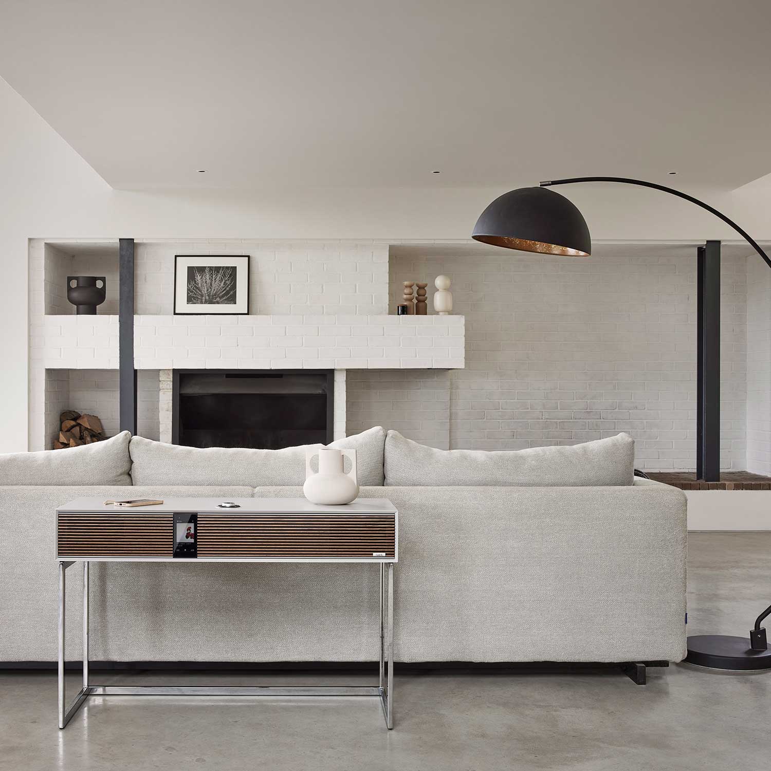 ruark R810 Grey lifestyle 98265